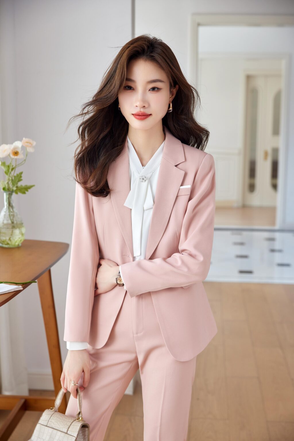 PN3775-4 ชุดสูททำงานผู้หญิงสีชมพูแต่งปกป้านแขนยาวมาพร้อมกางเกง