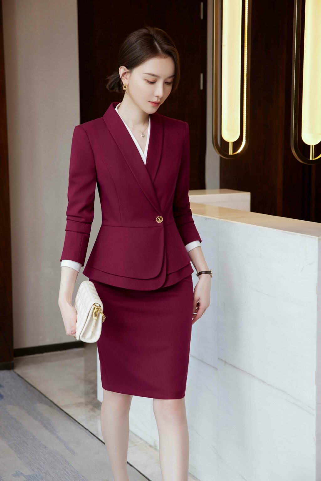 PN3817-10 ชุดสูททำงานผู้หญิงสีแดงแต่งปกกล้วยแขนยาวมาพร้อมกระโปรง