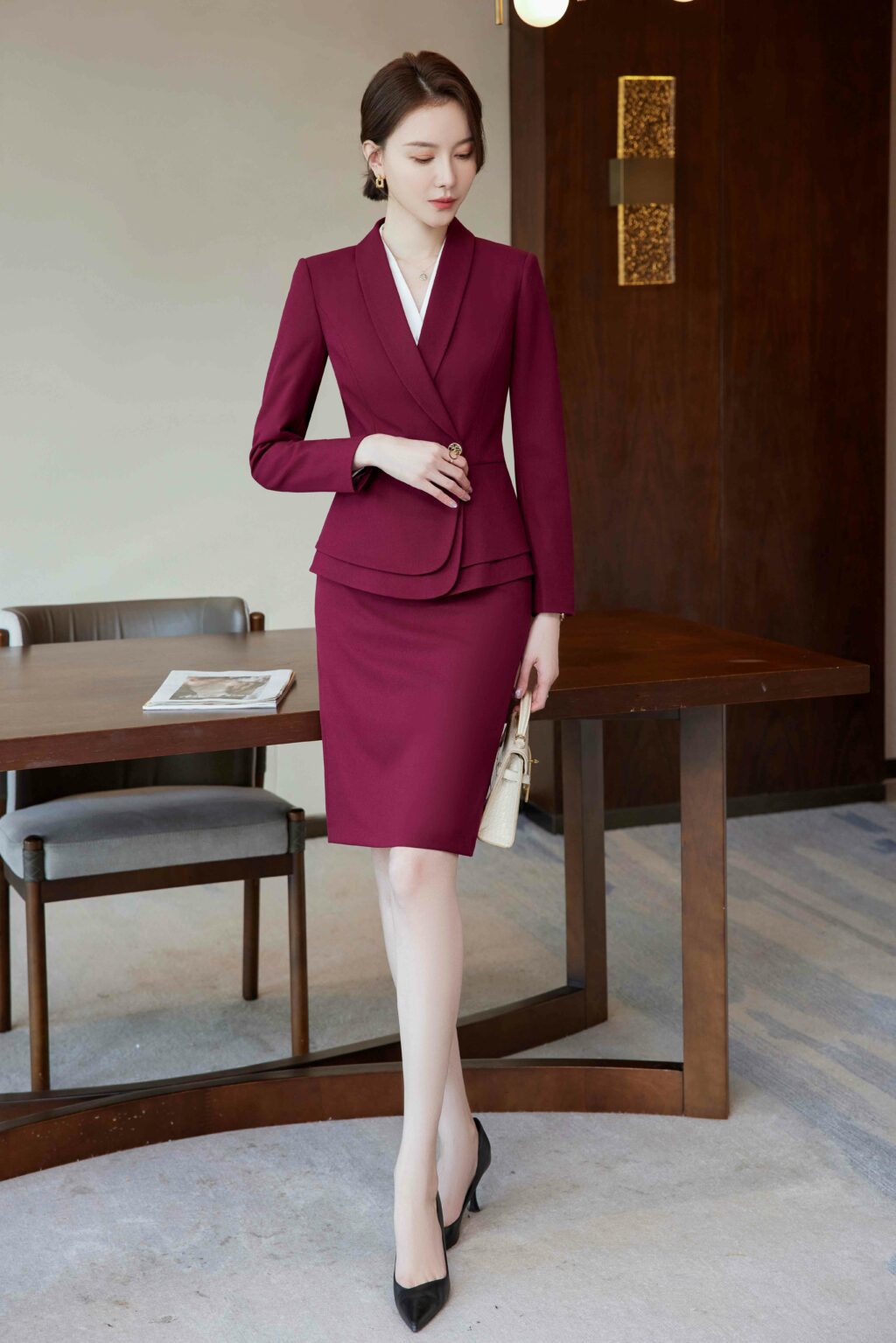 PN3817-7 ชุดสูททำงานผู้หญิงสีแดงแต่งปกกล้วยแขนยาวมาพร้อมกระโปรง