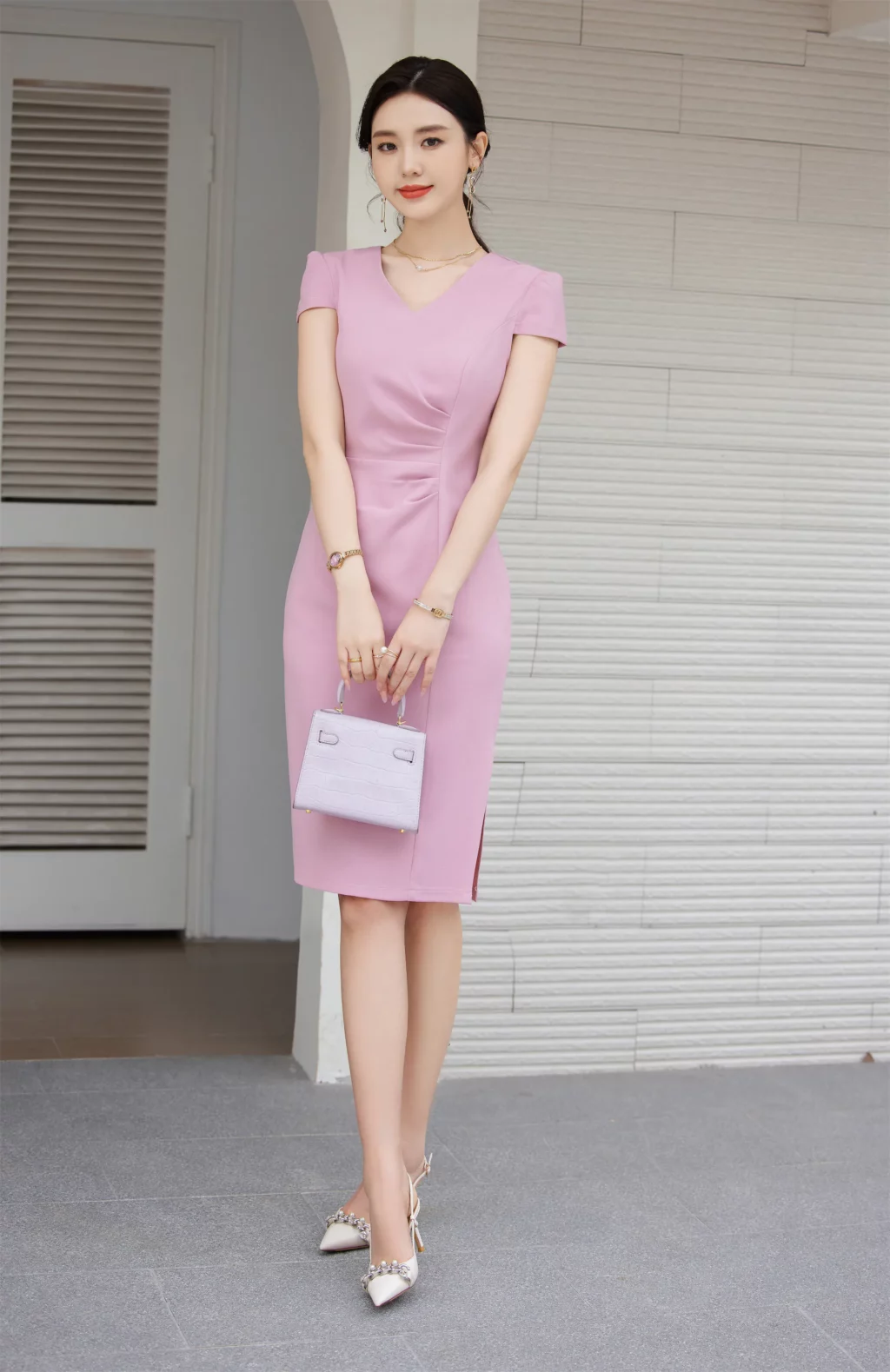 PN3850-2 เดรสทำงานผู้หญิงสีชมพูคอวีแขนสั้นแต่งจับจีบ