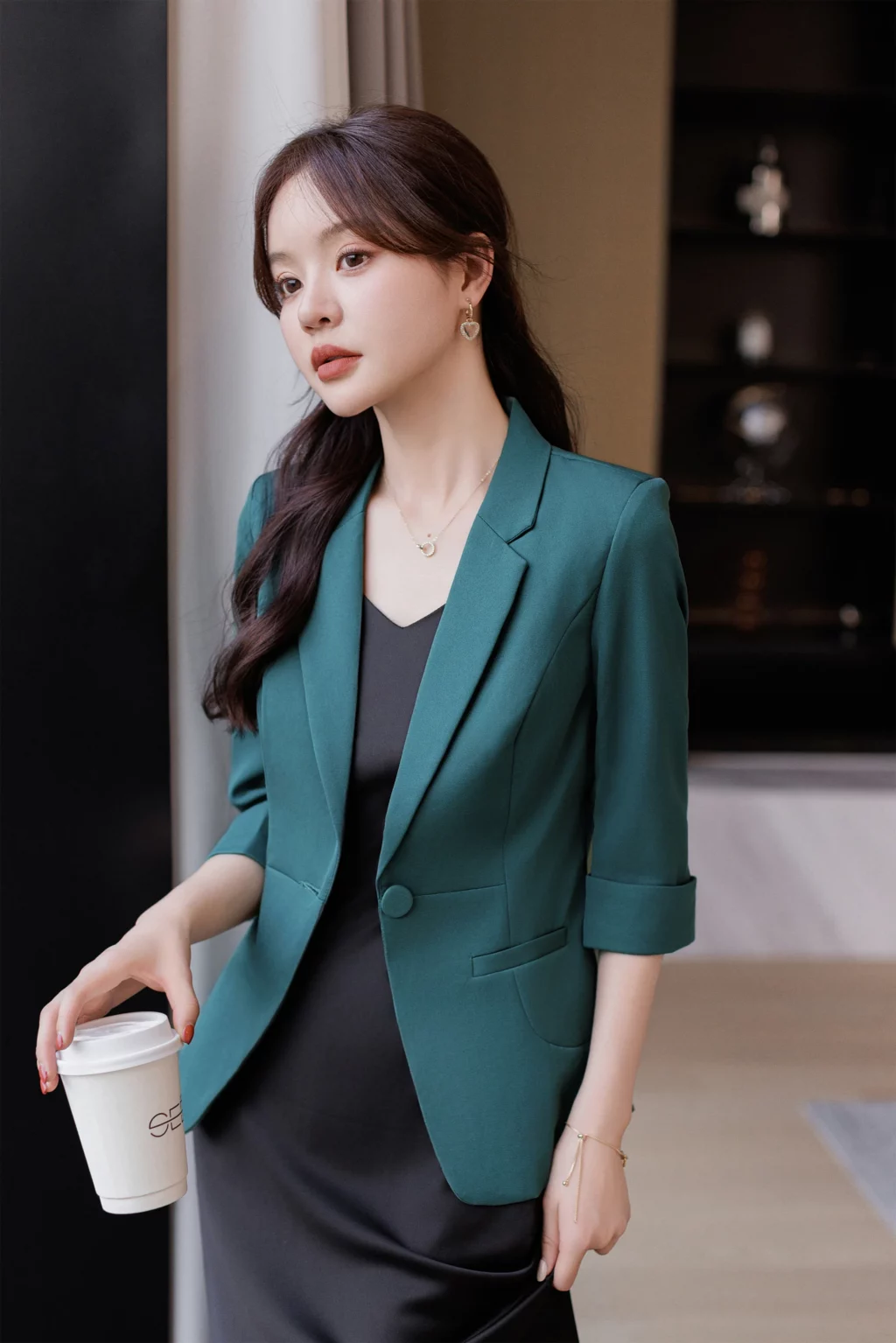 PN3861-8 เสื้อสูทเบลเซอร์ทำงานผู้หญิงสีเขียวปกป้านแขนห้าส่วน