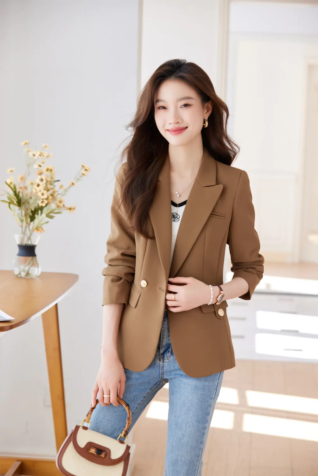 PN3874-3 เสื้อเบลเซอร์ผู้หญิงสีน้ำตาลปกป้านแต่งกระดุมเก๋ๆแขนยาว