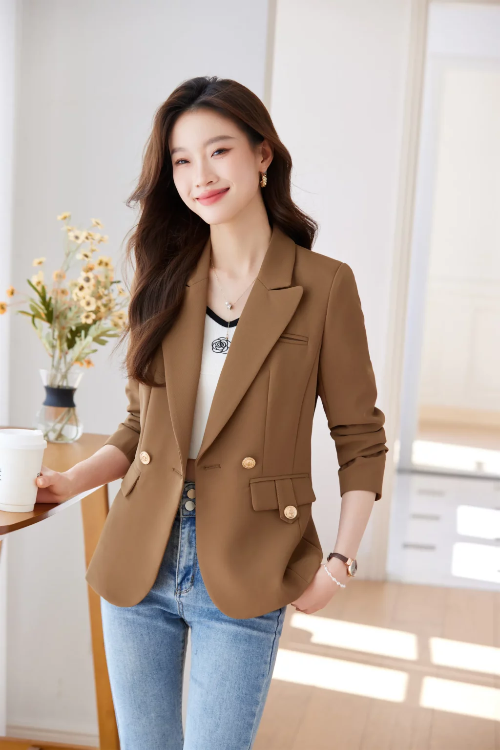 PN3874-6 เสื้อเบลเซอร์ผู้หญิงสีน้ำตาลปกป้านแต่งกระดุมเก๋ๆแขนยาว