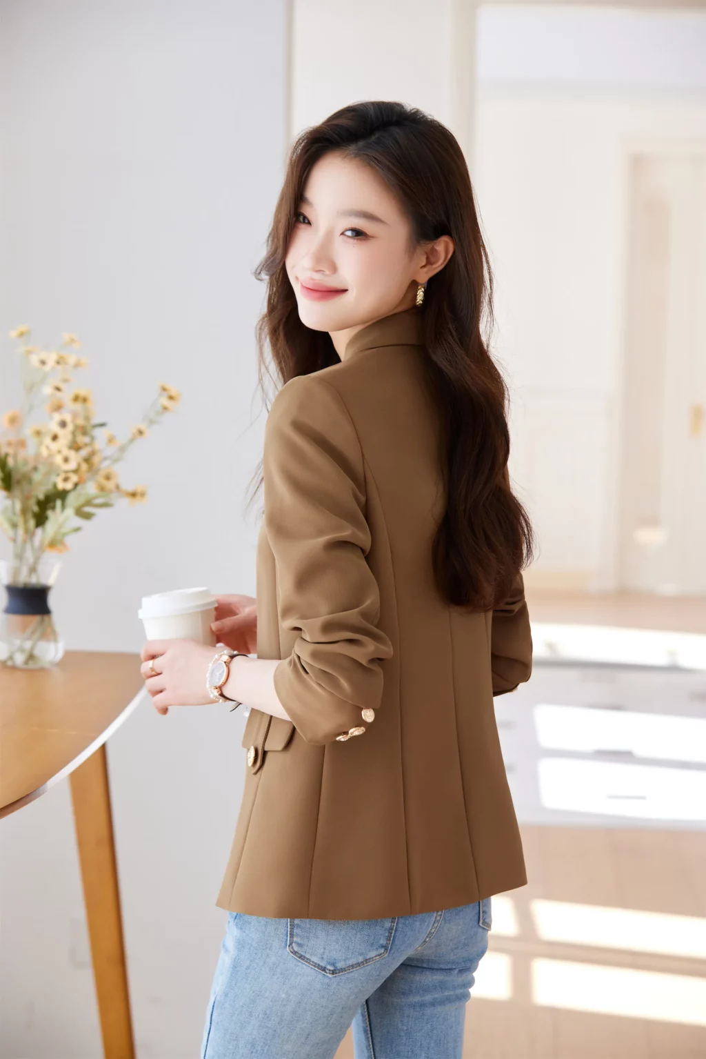 PN3874-7 เสื้อเบลเซอร์ผู้หญิงสีน้ำตาลปกป้านแต่งกระดุมเก๋ๆแขนยาว