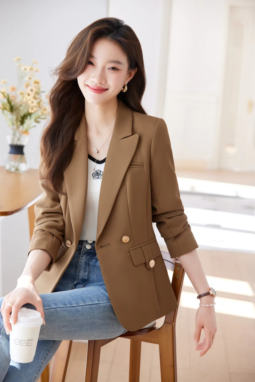PN3874-8 เสื้อเบลเซอร์ผู้หญิงสีน้ำตาลปกป้านแต่งกระดุมเก๋ๆแขนยาว