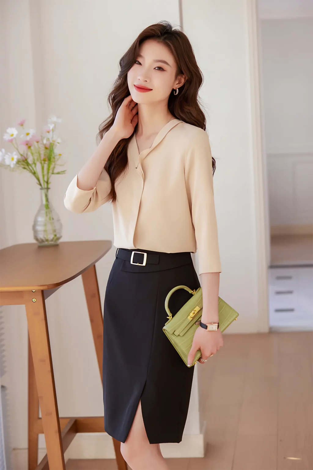 PN3882-3 เสื้อเชิ้ตทำงานสีครีมแต่งคอวีแขนห้าส่วน