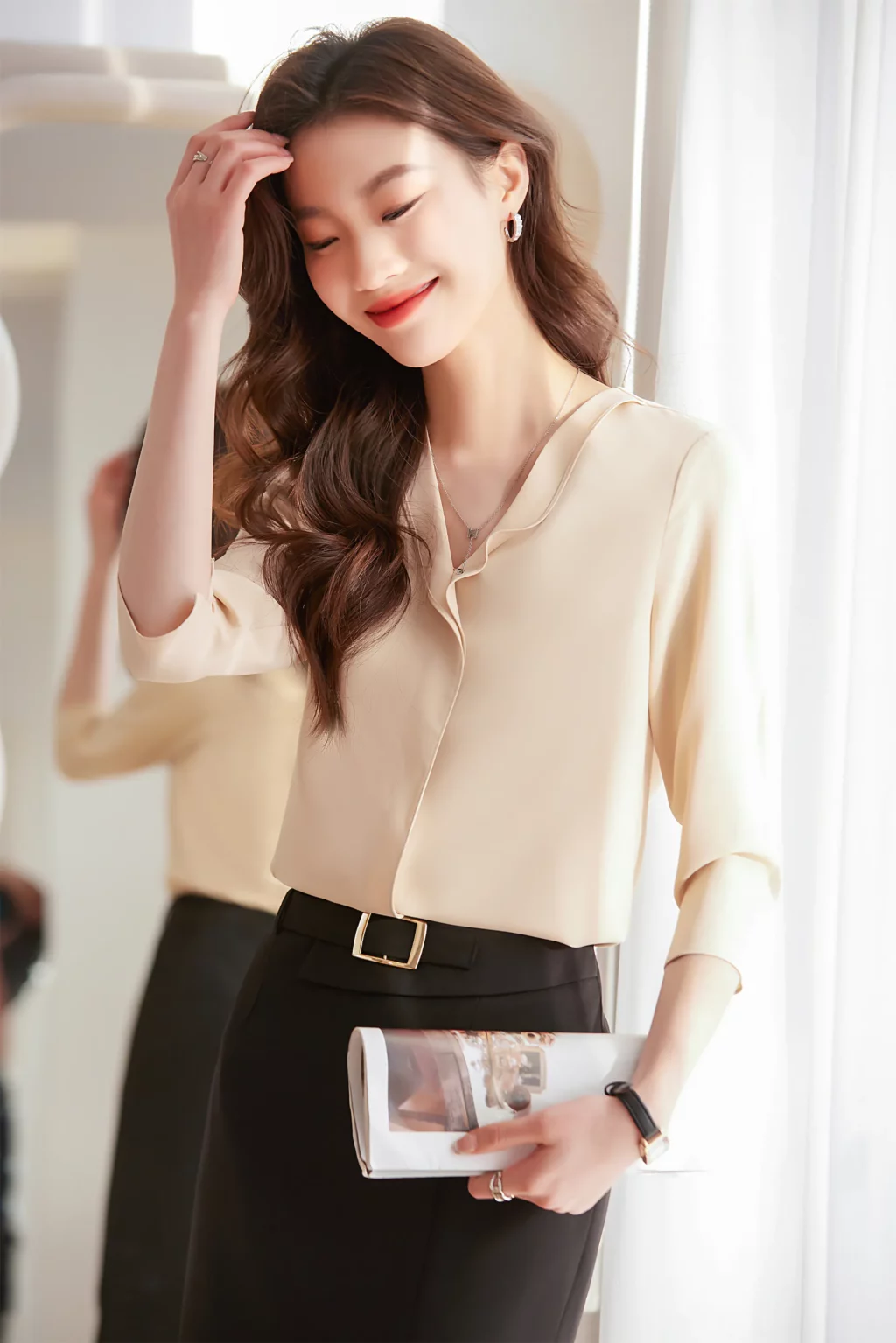 PN3882-6 เสื้อเชิ้ตทำงานสีครีมแต่งคอวีแขนห้าส่วน