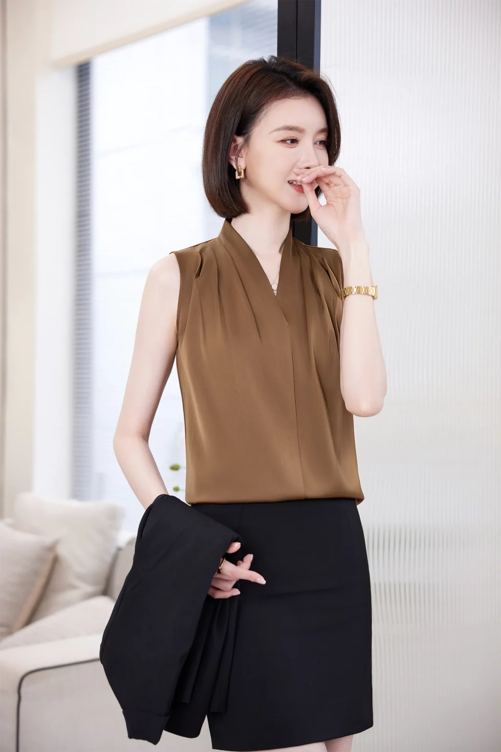 PN3896-8 เสื้อทำงานผู้หญิงสีน้ำตาลแต่งคอวีแขนกุด