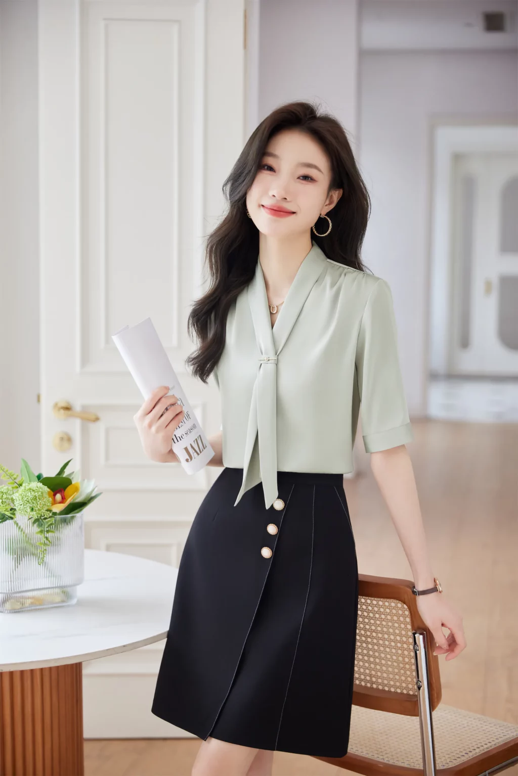 PN3909-7 เสื้อเชิ้ตทำงานผู้หญิงสีเขียวคอวีแต่งเน็คไทแขนสั้น