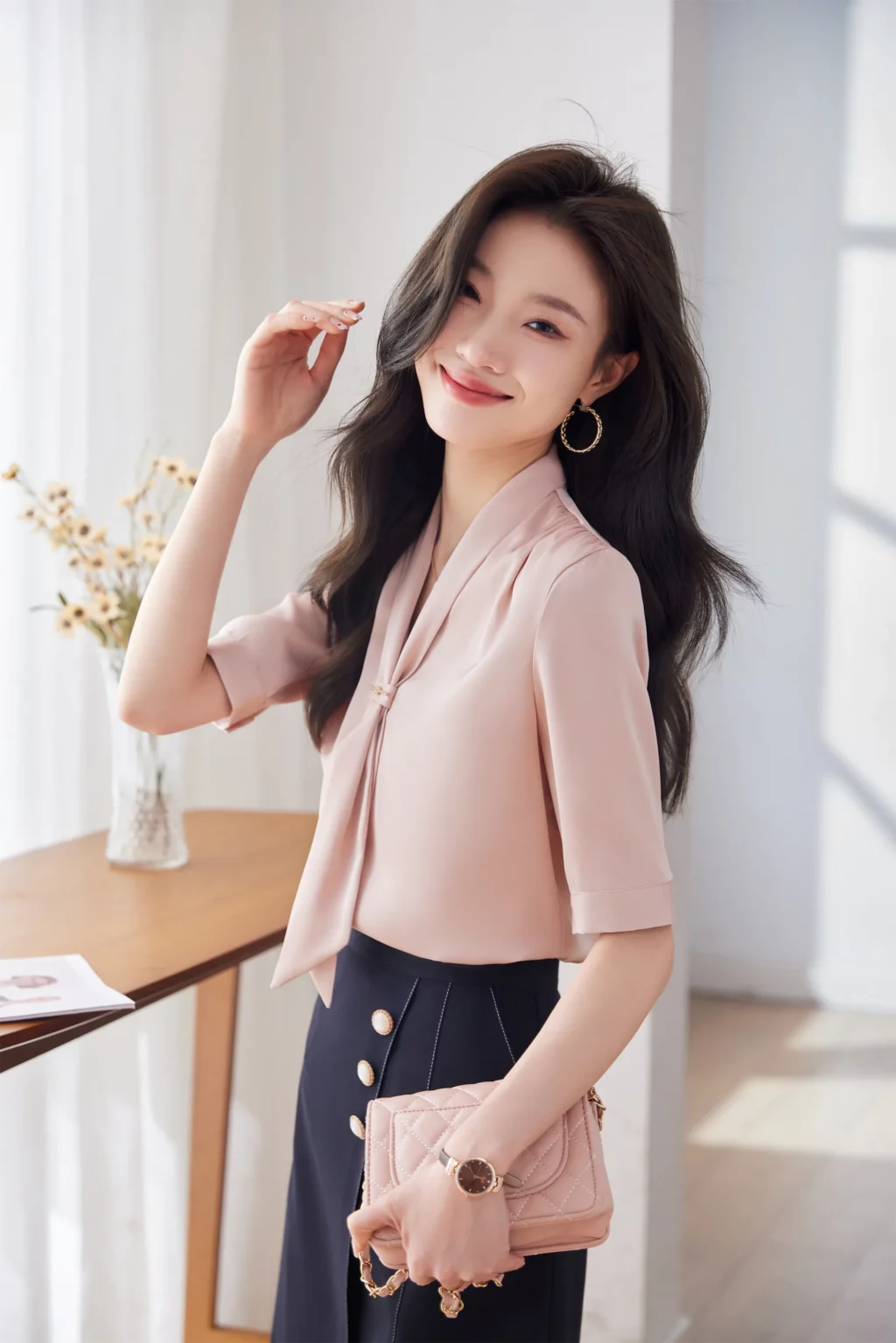 PN3910-4 เสื้อเชิ้ตทำงานผู้หญิงสีชมพูคอวีแต่งเน็คไทแขนสั้น