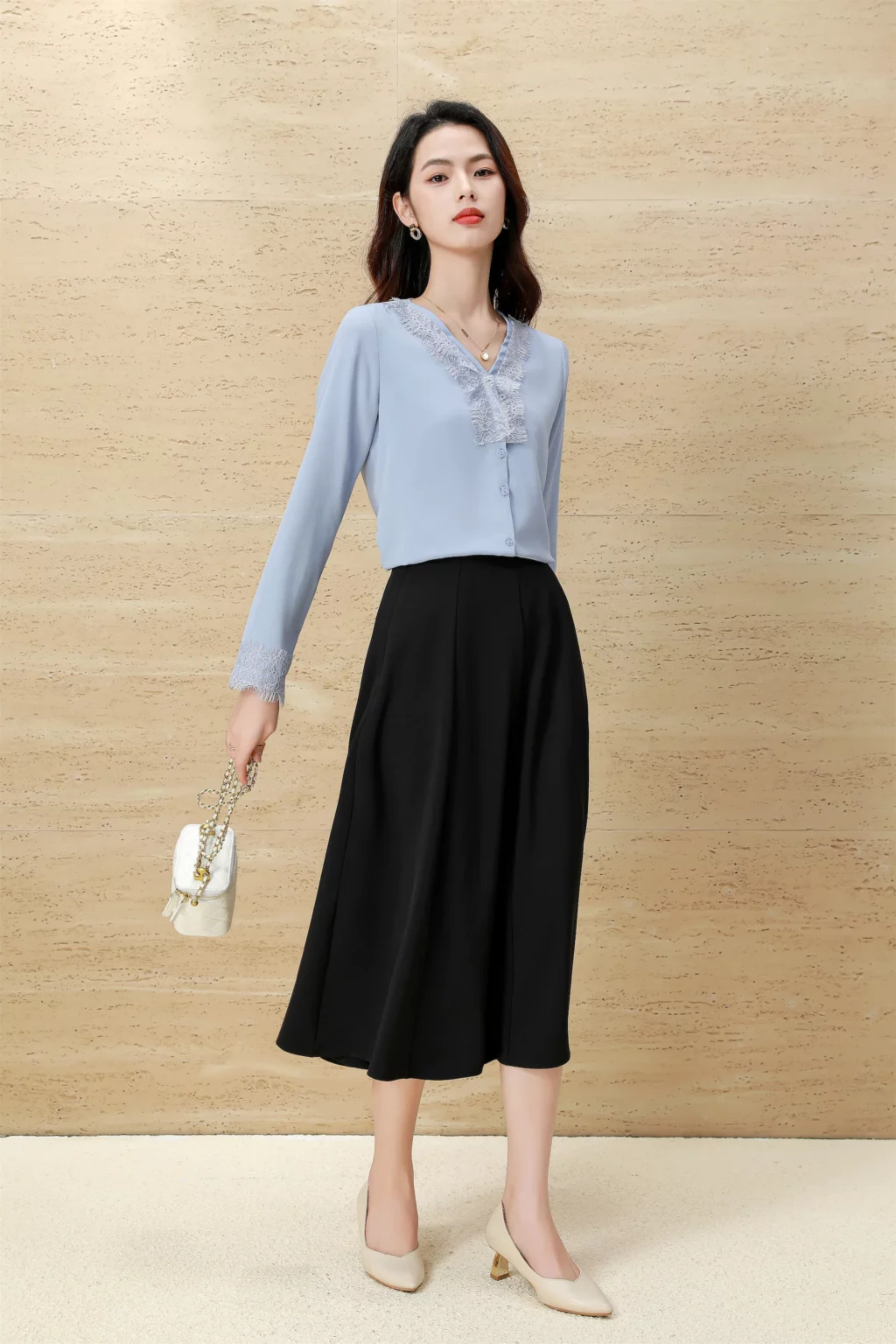 PN3918-2 เสื้อเชิ้ตทำงานผู้หญิงสีฟ้าคอวีแต่งลูกไม้แขนยาว