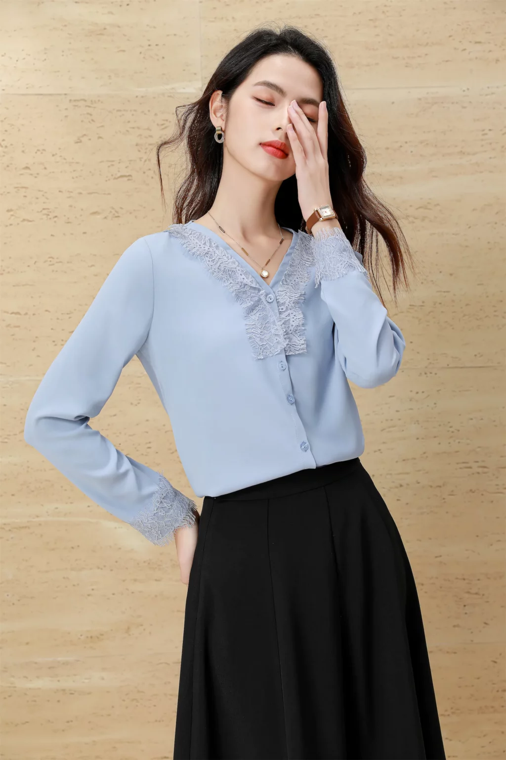 PN3918-5 เสื้อเชิ้ตทำงานผู้หญิงสีฟ้าคอวีแต่งลูกไม้แขนยาว