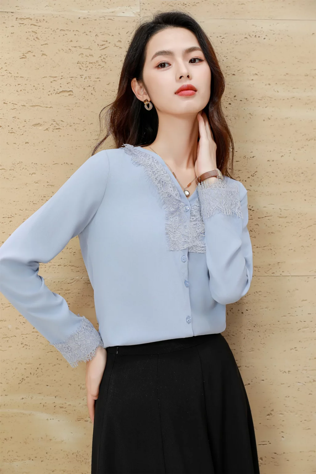 PN3918-7 เสื้อเชิ้ตทำงานผู้หญิงสีฟ้าคอวีแต่งลูกไม้แขนยาว