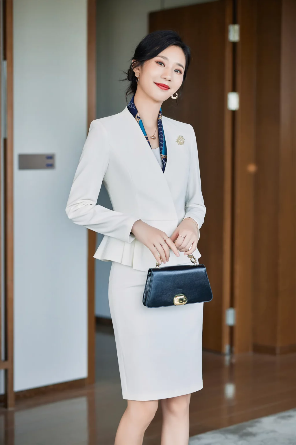 PN3934-6 ชุดสูททำงานผู้หญิงสีขาวไม่แต่งปกแขนยาวมาพร้อมกระโปรง