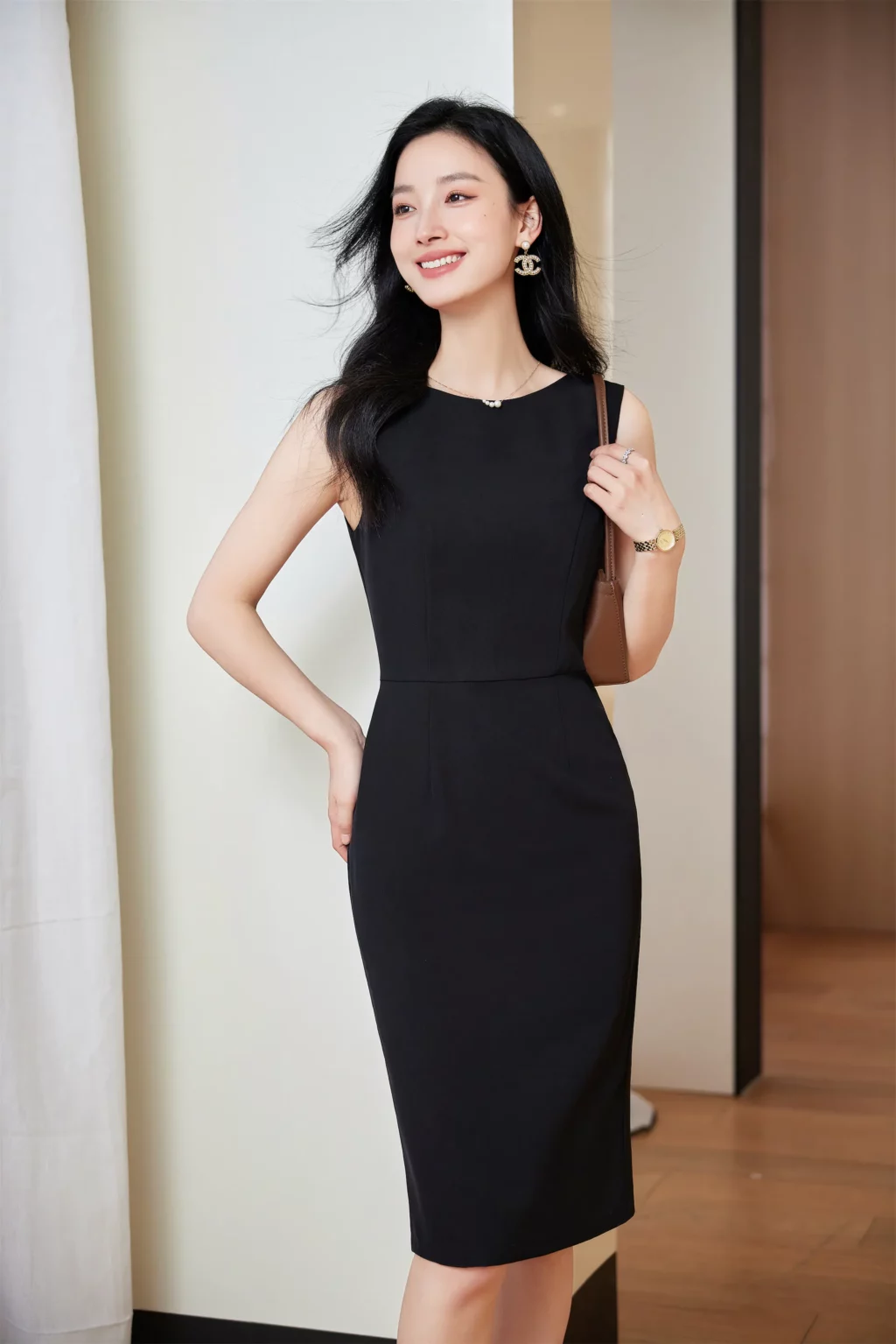 PN3940-6 ชุดสูททำงานผู้หญิงสีดำแขนห้าส่วนมาพร้อมเดรสดำผ่าหลัง