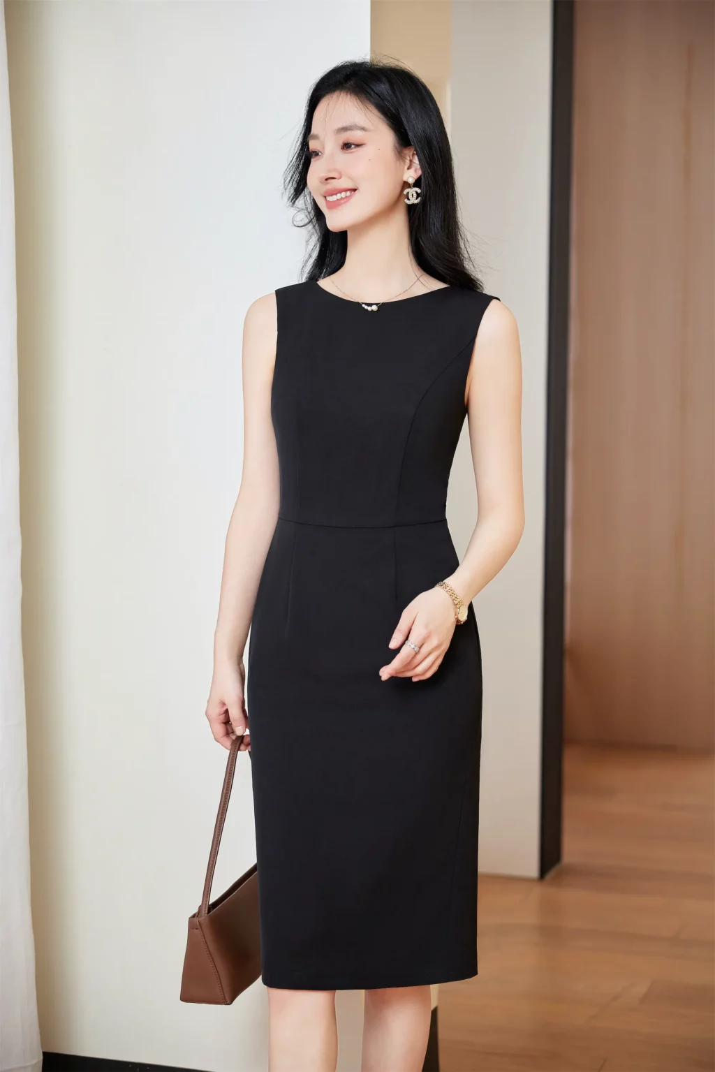PN3940-8 ชุดสูททำงานผู้หญิงสีดำแขนห้าส่วนมาพร้อมเดรสดำผ่าหลัง