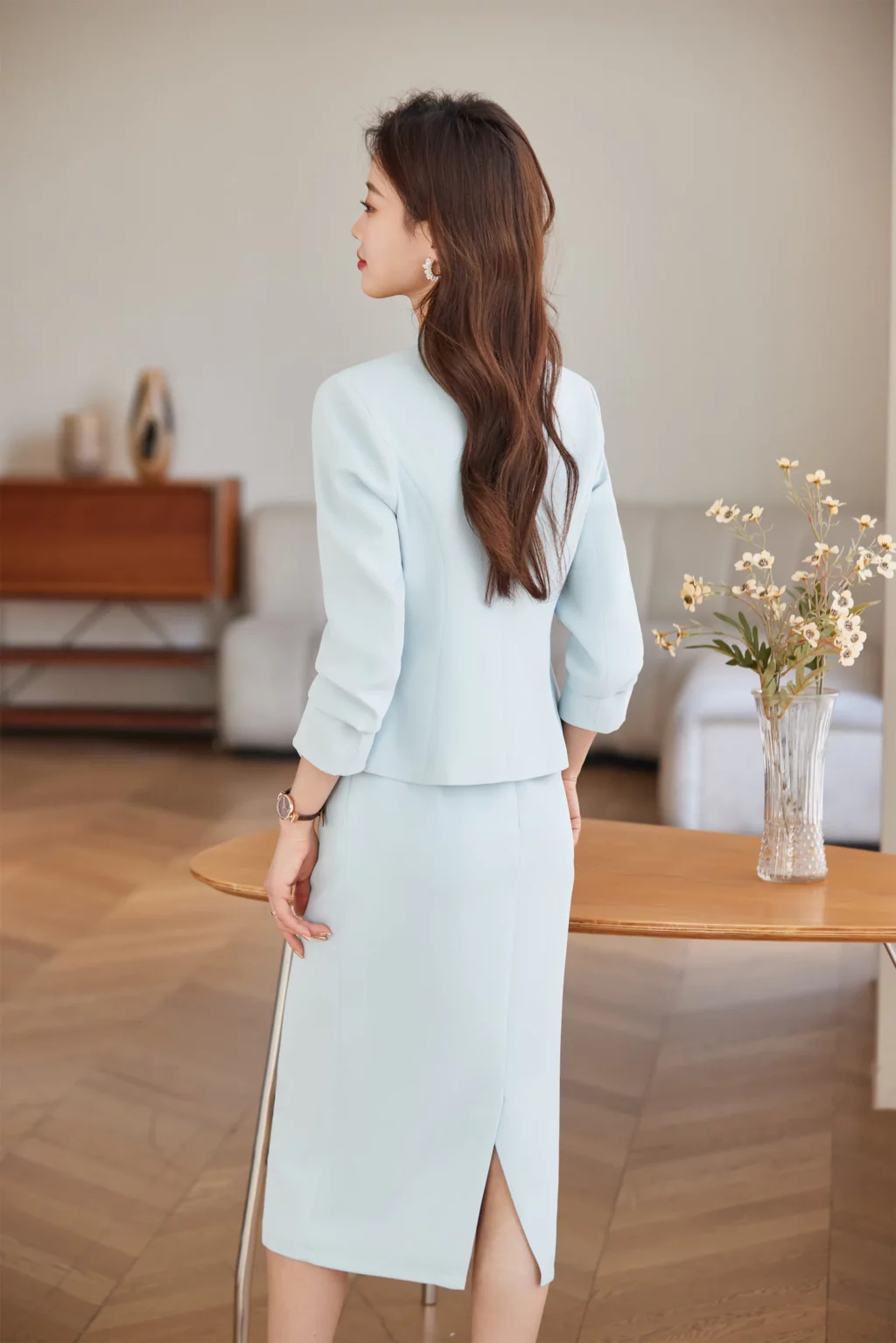 PN3955-1 ชุดสูททำงานผู้หญิงสีฟ้าปกป้านแขนยาวมาพร้อมกระโปรงยาว