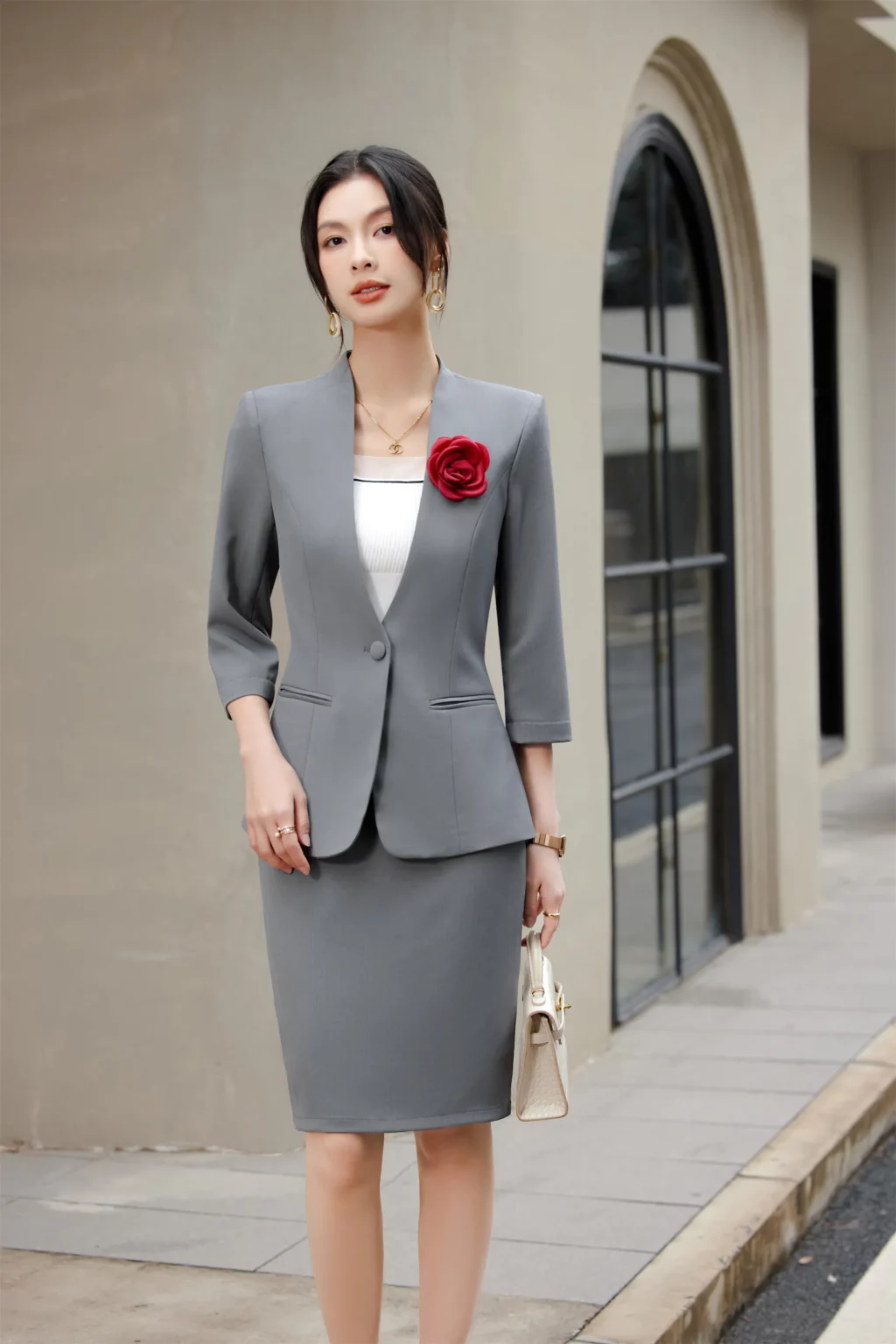 PN3969-4 ชุดสูททำงานผู้หญิงสีเทาไม่แต่งปกแขนห้าส่วนมาพร้อมกระโปรง