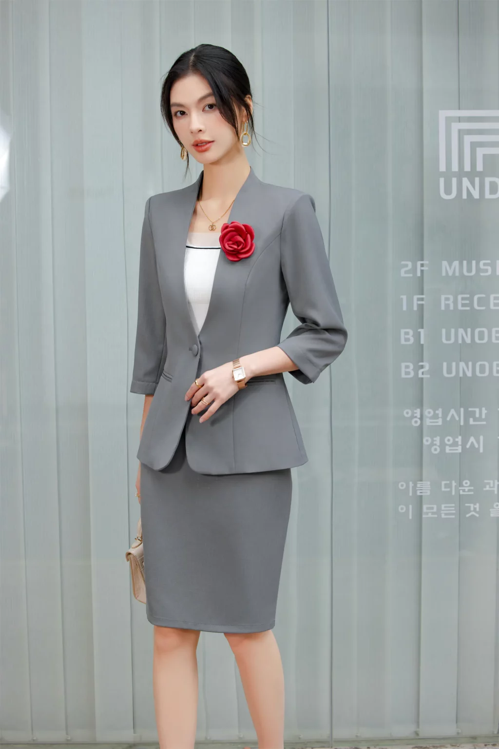 PN3969-6 ชุดสูททำงานผู้หญิงสีเทาไม่แต่งปกแขนห้าส่วนมาพร้อมกระโปรง