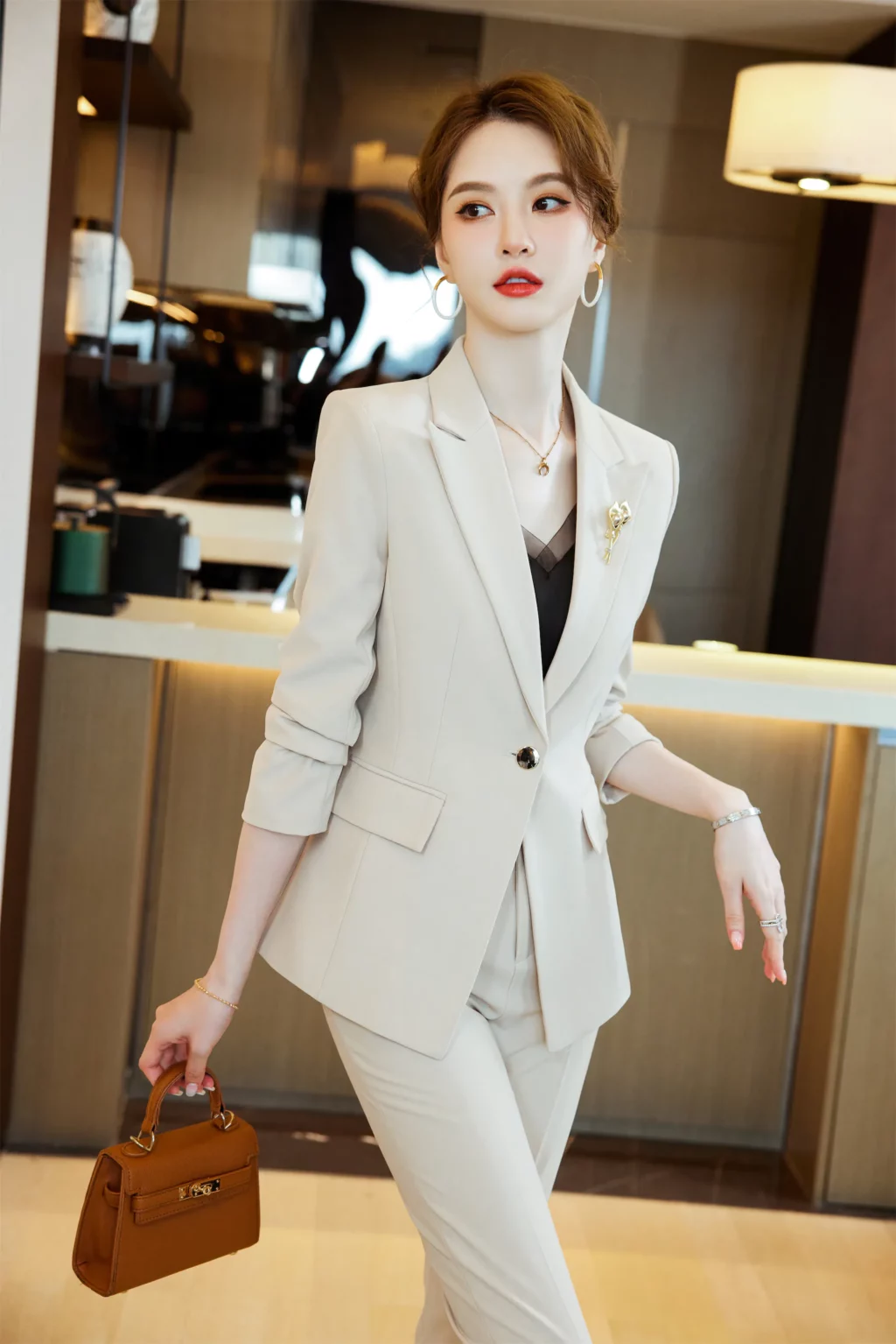 PN3982-2 ชุดสูททำงานผู้หญิงสีครีมปกป้านแขนยาวมาพร้อมกางเกง