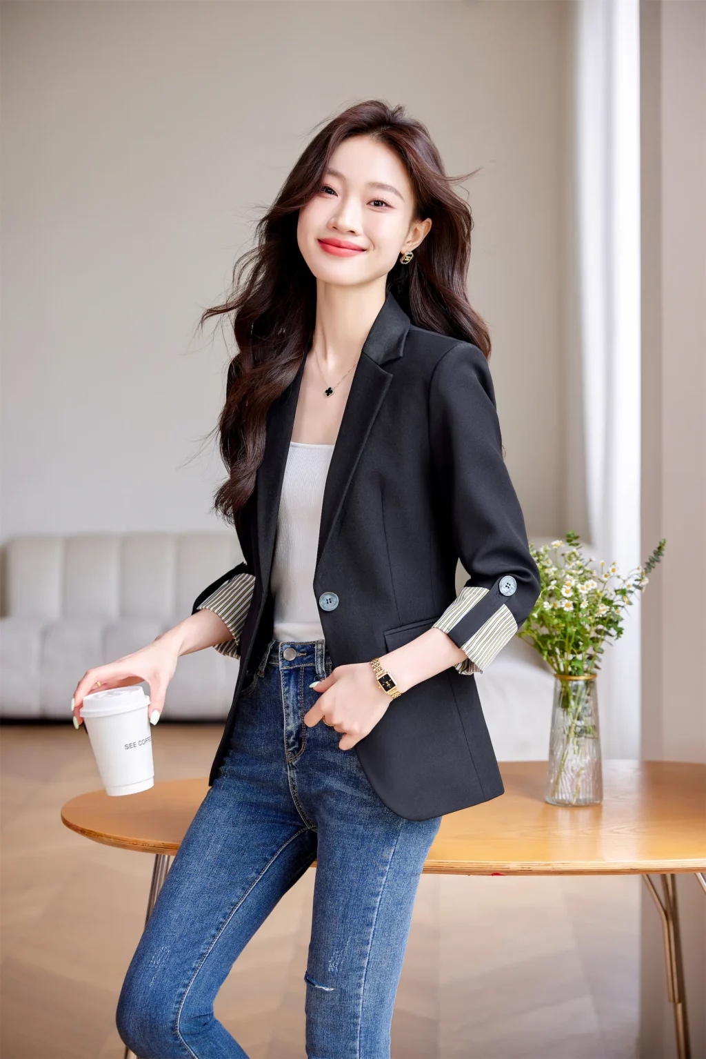PN3996-3 เสื้อสูทเบลเซอร์ทำงานผู้หญิงสีดำปกป้านแต่งปลายแขนเสื้อ