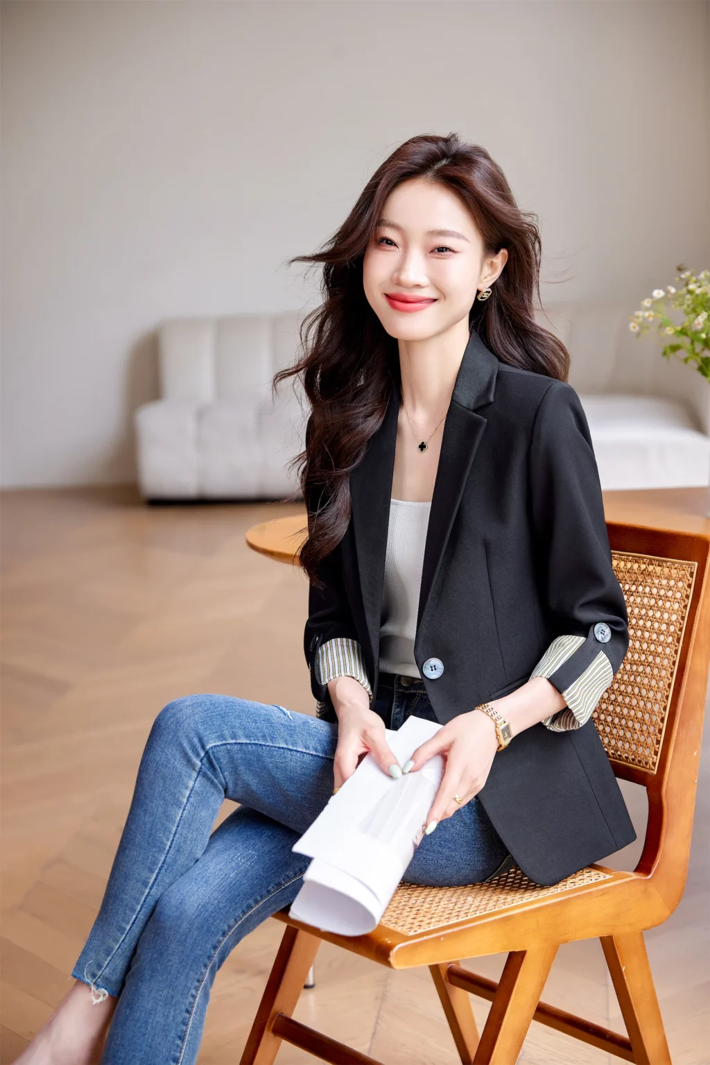 PN3996-6 เสื้อสูทเบลเซอร์ทำงานผู้หญิงสีดำปกป้านแต่งปลายแขนเสื้อ