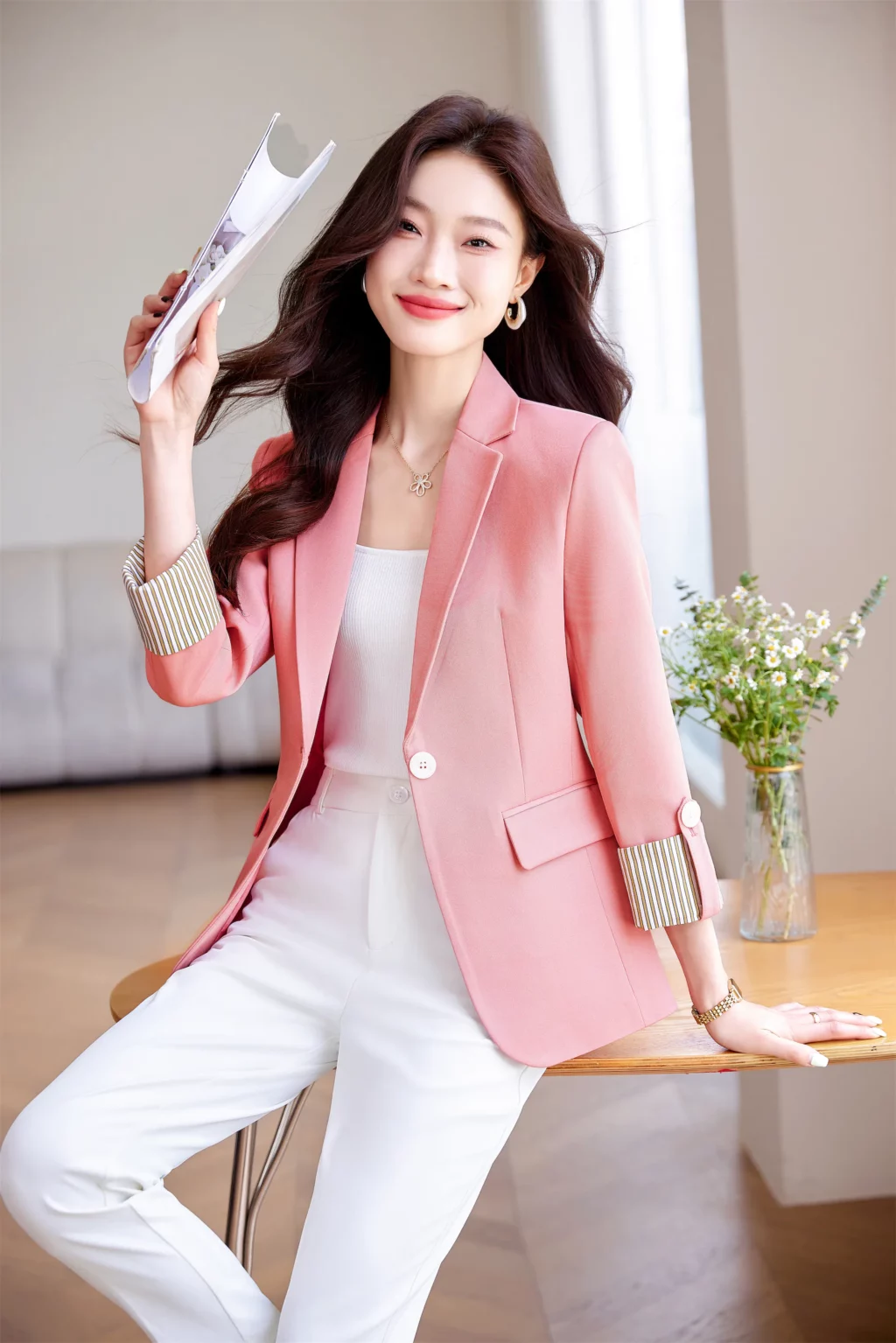 PN3998-4 เสื้อสูทเบลเซอร์ทำงานผู้หญิงสีชมพูปกป้านแต่งปลายแขนเสื้อ
