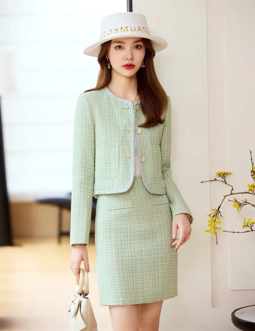 PN4008-1 ชุดสูททำงานผู้หญิงสีเขียวอ่อนไม่แต่งปกแขนยาวมาพร้อมกระโปรง