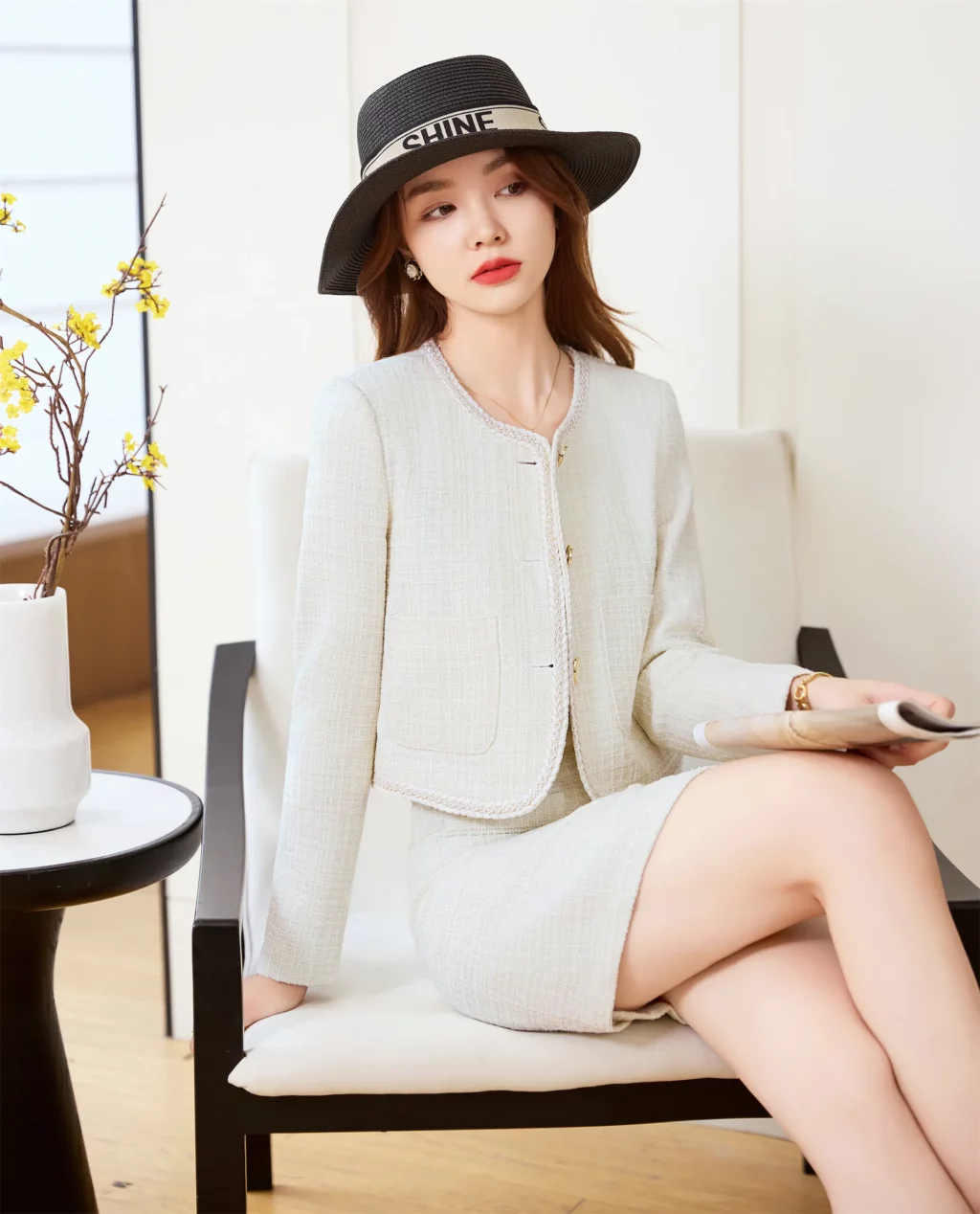 PN4009-4 ชุดสูททำงานผู้หญิงสีขาวครีมไม่แต่งปกแขนยาวมาพร้อมกระโปรง