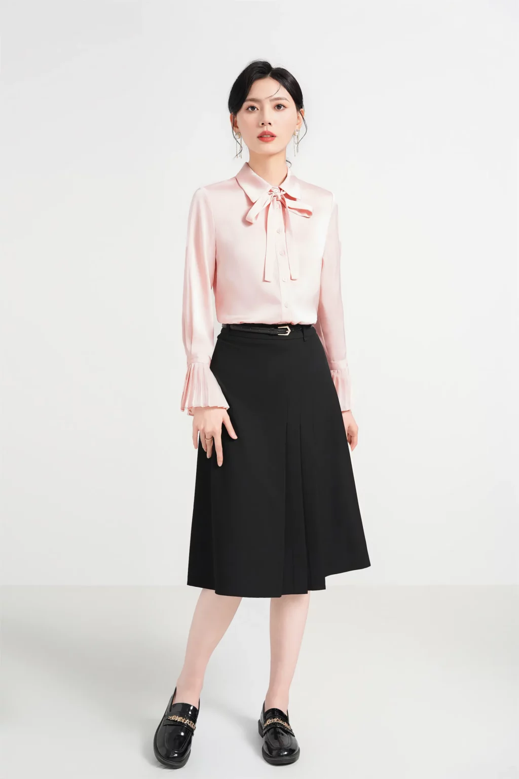 PN4011-1 เสื้อเชิ้ตทำงานผู้หญิงสีชมพูคอปกโบว์แขนยาวแต่งปลายแขนจับจีบ