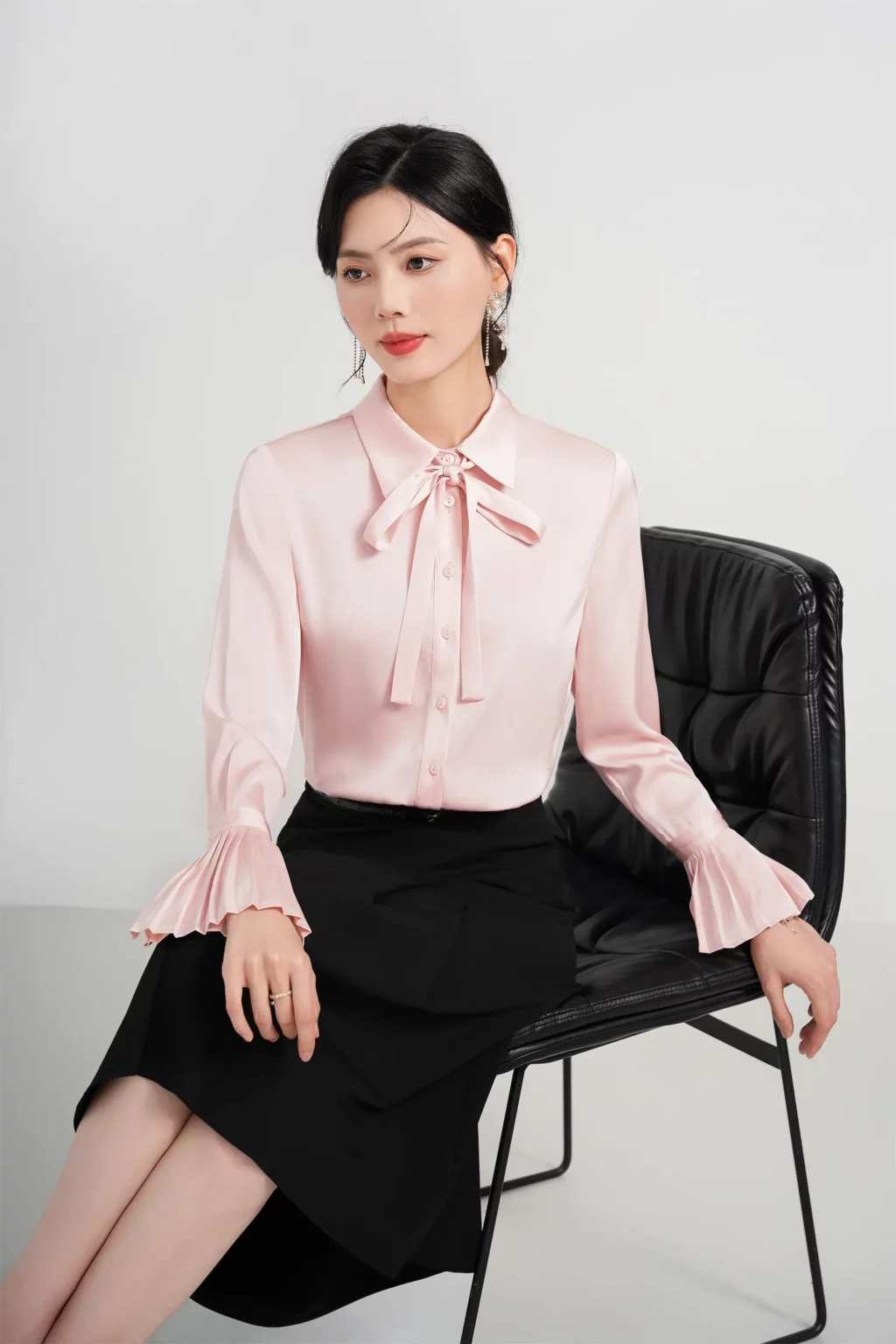 PN4011-8 เสื้อเชิ้ตทำงานผู้หญิงสีชมพูคอปกโบว์แขนยาวแต่งปลายแขนจับจีบ
