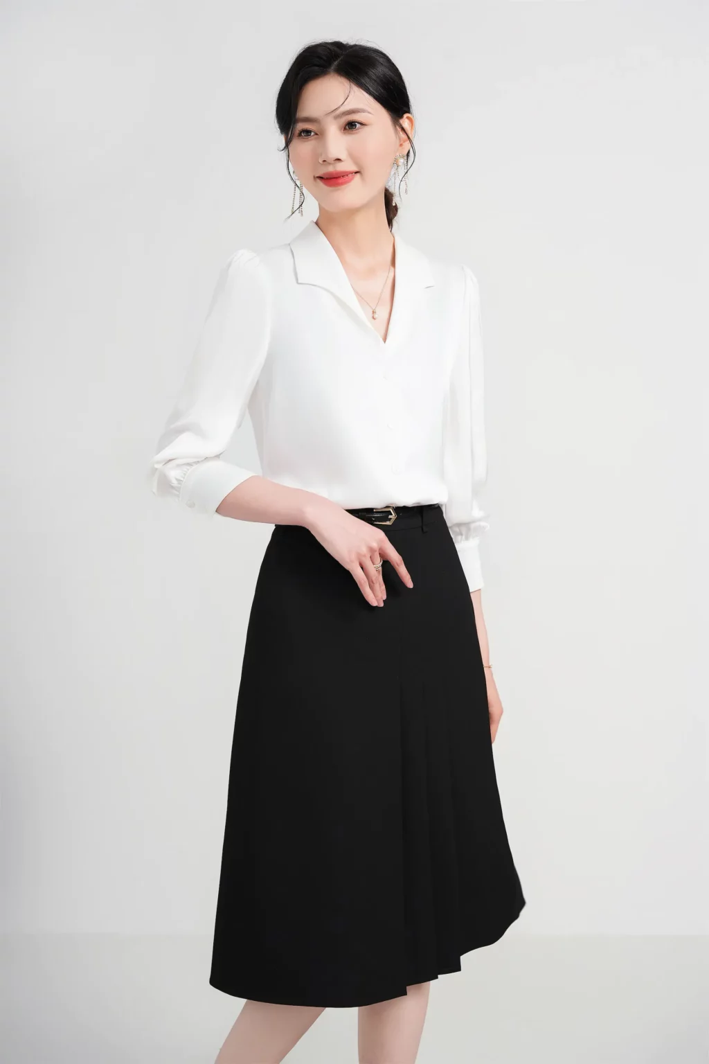 PN4013-6 เสื้อเชิ้ตทำงานผู้หญิงสีขาวแต่งคอปกวีแขนยาว