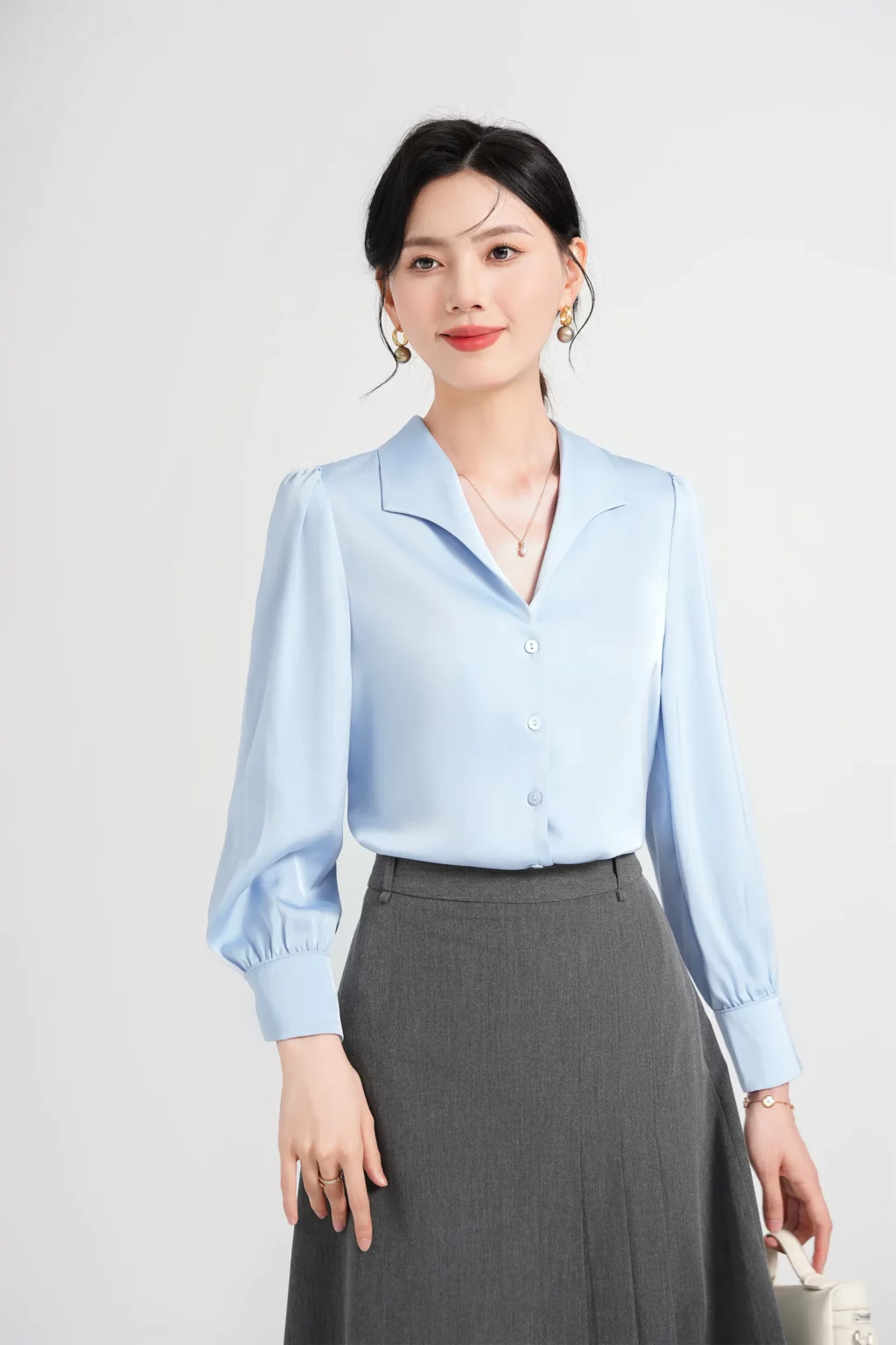PN4015-4 เสื้อเชิ้ตทำงานผู้หญิงสีฟ้าแต่งคอปกวีแขนยาว