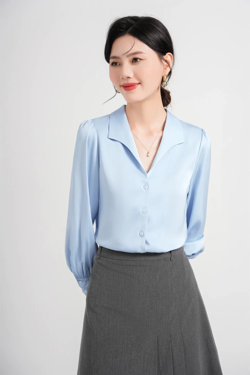 PN4015-7 เสื้อเชิ้ตทำงานผู้หญิงสีฟ้าแต่งคอปกวีแขนยาว