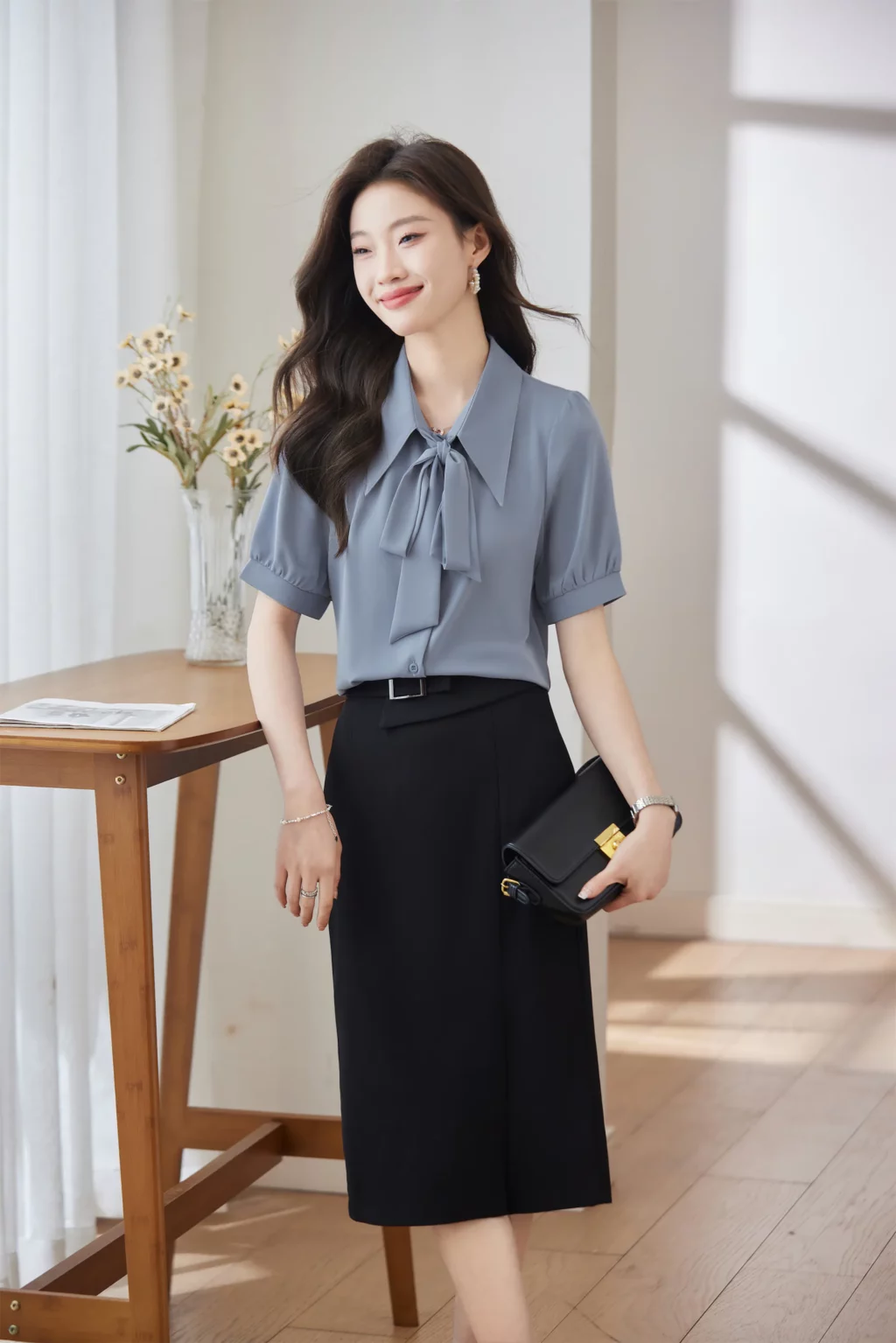 PN4017-2 เสื้อเชิ้ตทำงานผู้หญิงสีเทาอมฟ้าคอปกแต่งโบว์แขนสั้น