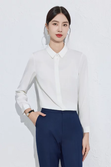 เสื้อเชิ้ตทำงานผู้หญิงสีขาวคอปกแขนยาว