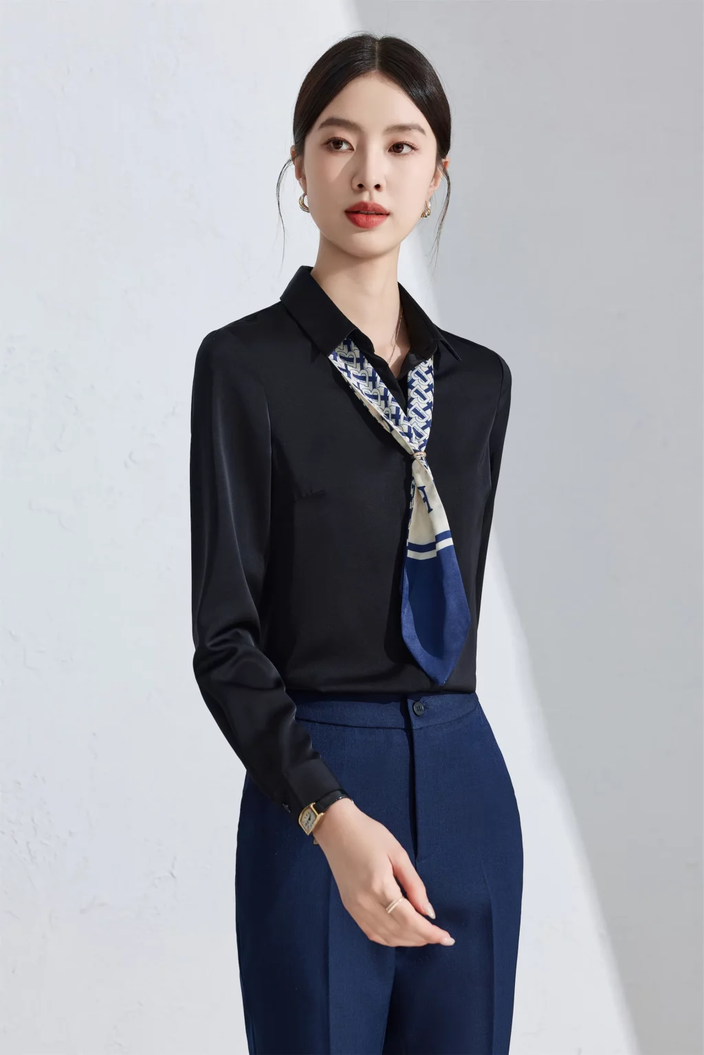 PN4028-2 เสื้อเชิ้ตทำงานผู้หญิงสีดำคอปกแขนยาว