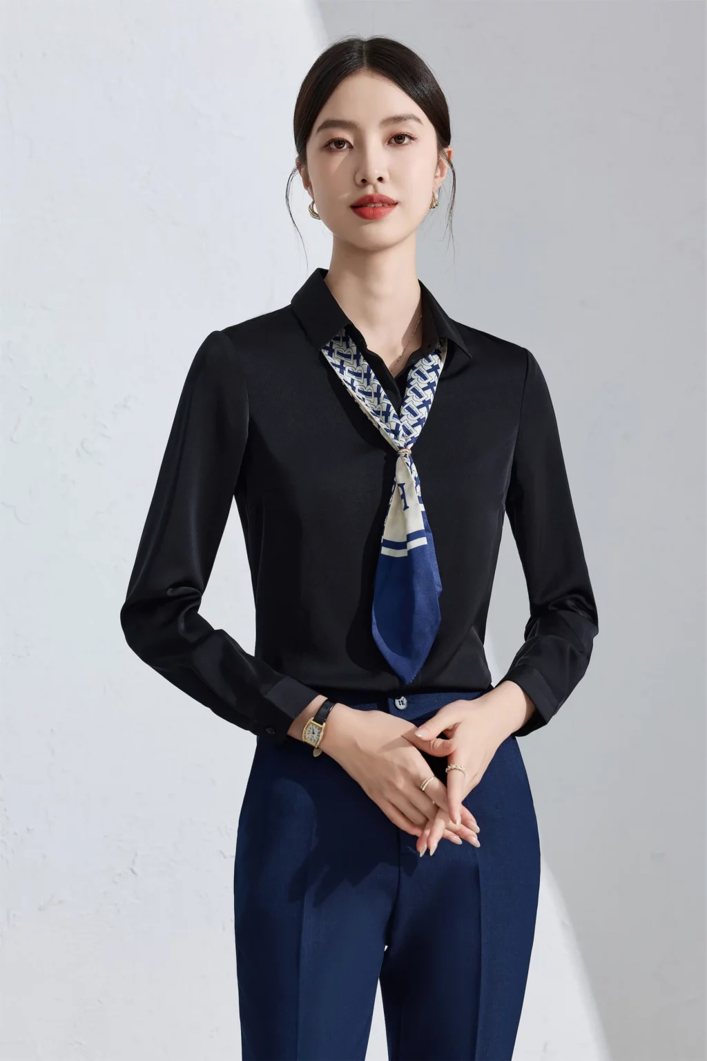 PN4028-4 เสื้อเชิ้ตทำงานผู้หญิงสีดำคอปกแขนยาว