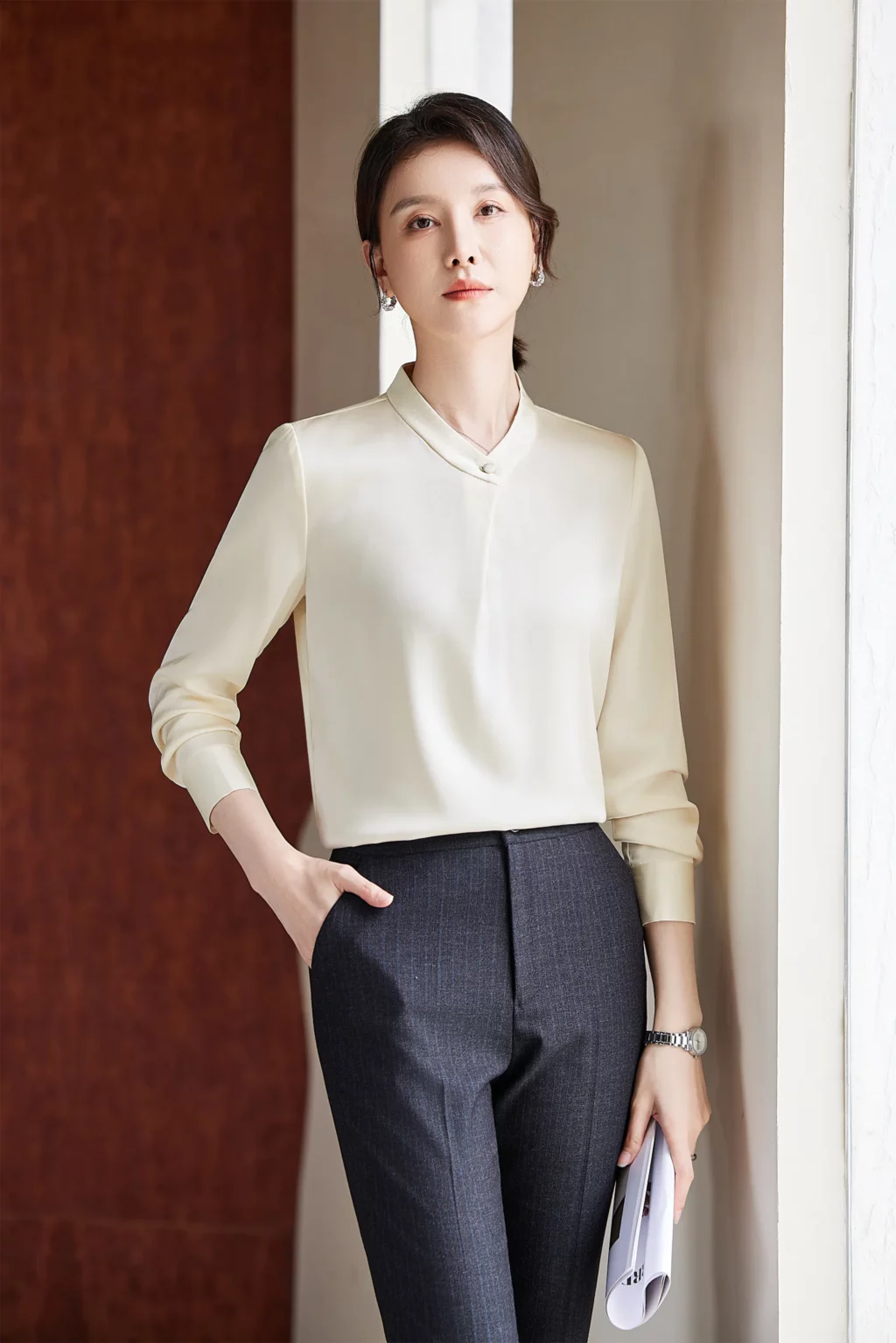 PN4042_8 เสื้อเชิ้ตทำงานผู้หญิงสีเบจคอกลมแขนยาว