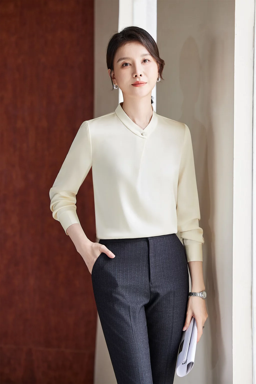 PN4042_9 เสื้อเชิ้ตทำงานผู้หญิงสีเบจคอกลมแขนยาว