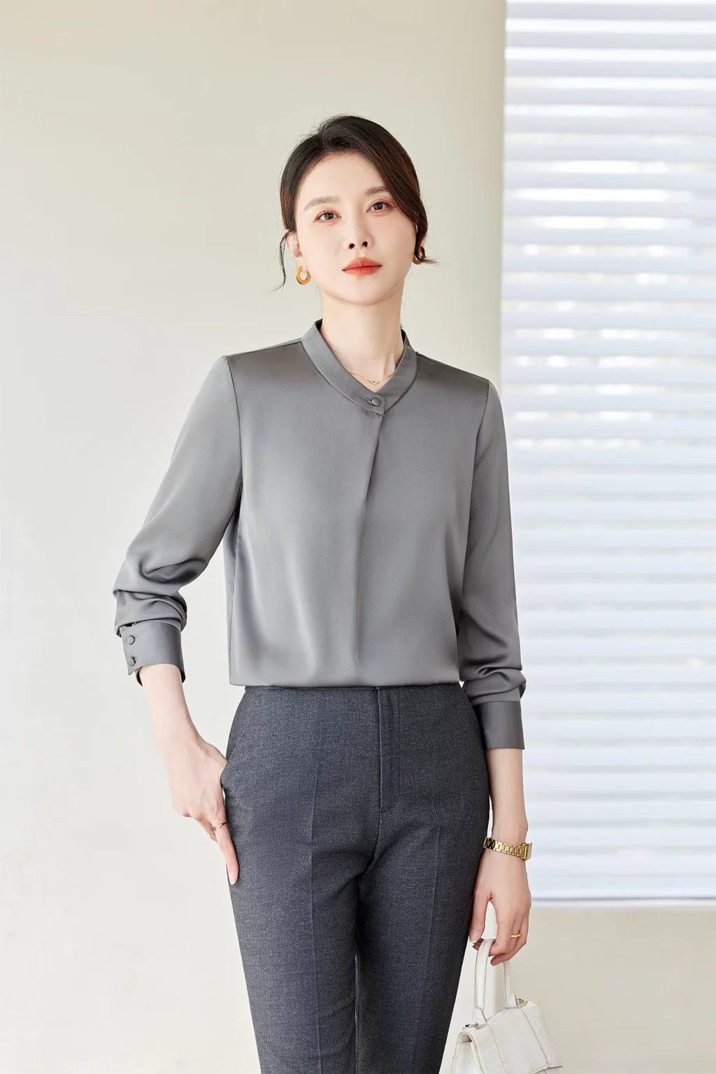 PN4043_3 เสื้อเชิ้ตทำงานผู้หญิงสีเทาคอกลมแขนยาว