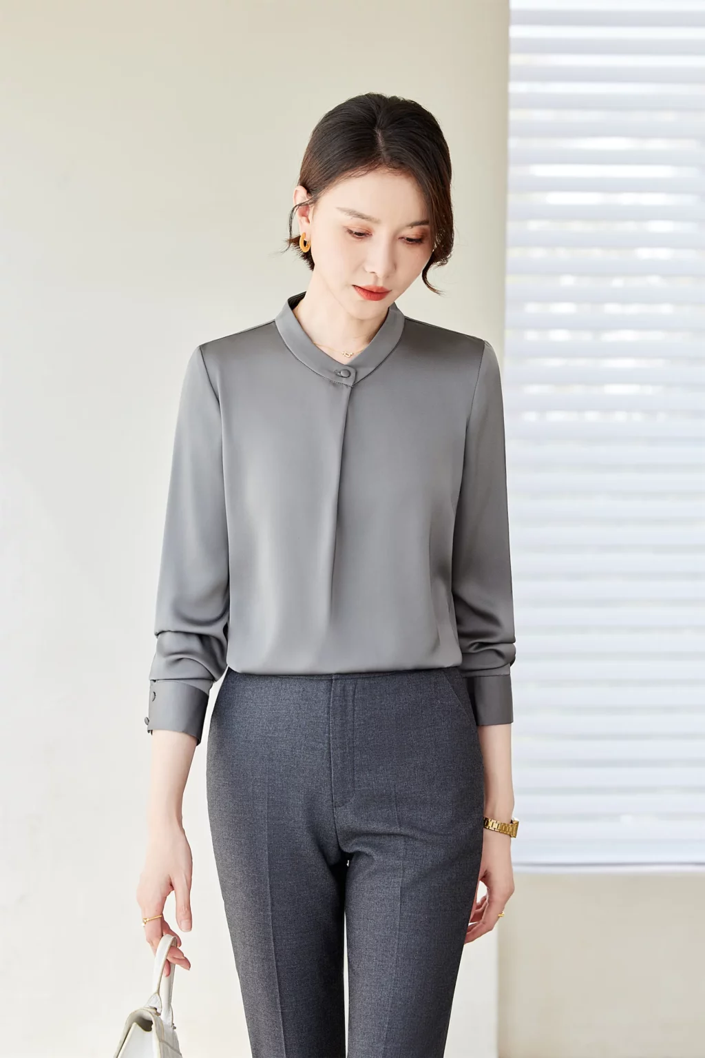 PN4043_4 เสื้อเชิ้ตทำงานผู้หญิงสีเทาคอกลมแขนยาว