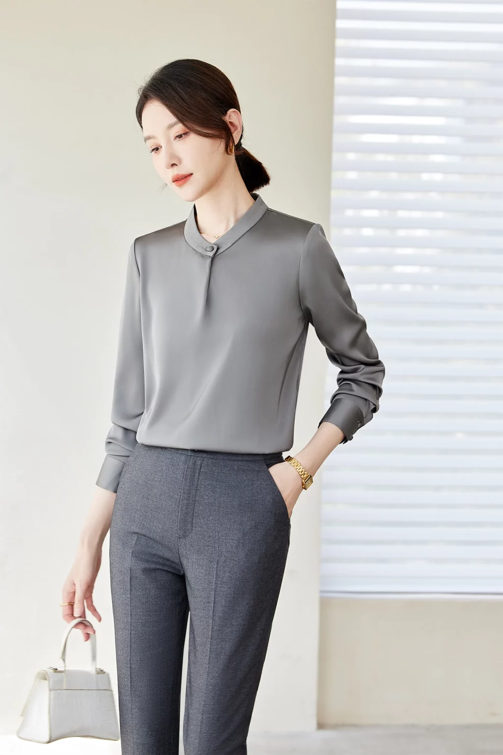 PN4043_5 เสื้อเชิ้ตทำงานผู้หญิงสีเทาคอกลมแขนยาว