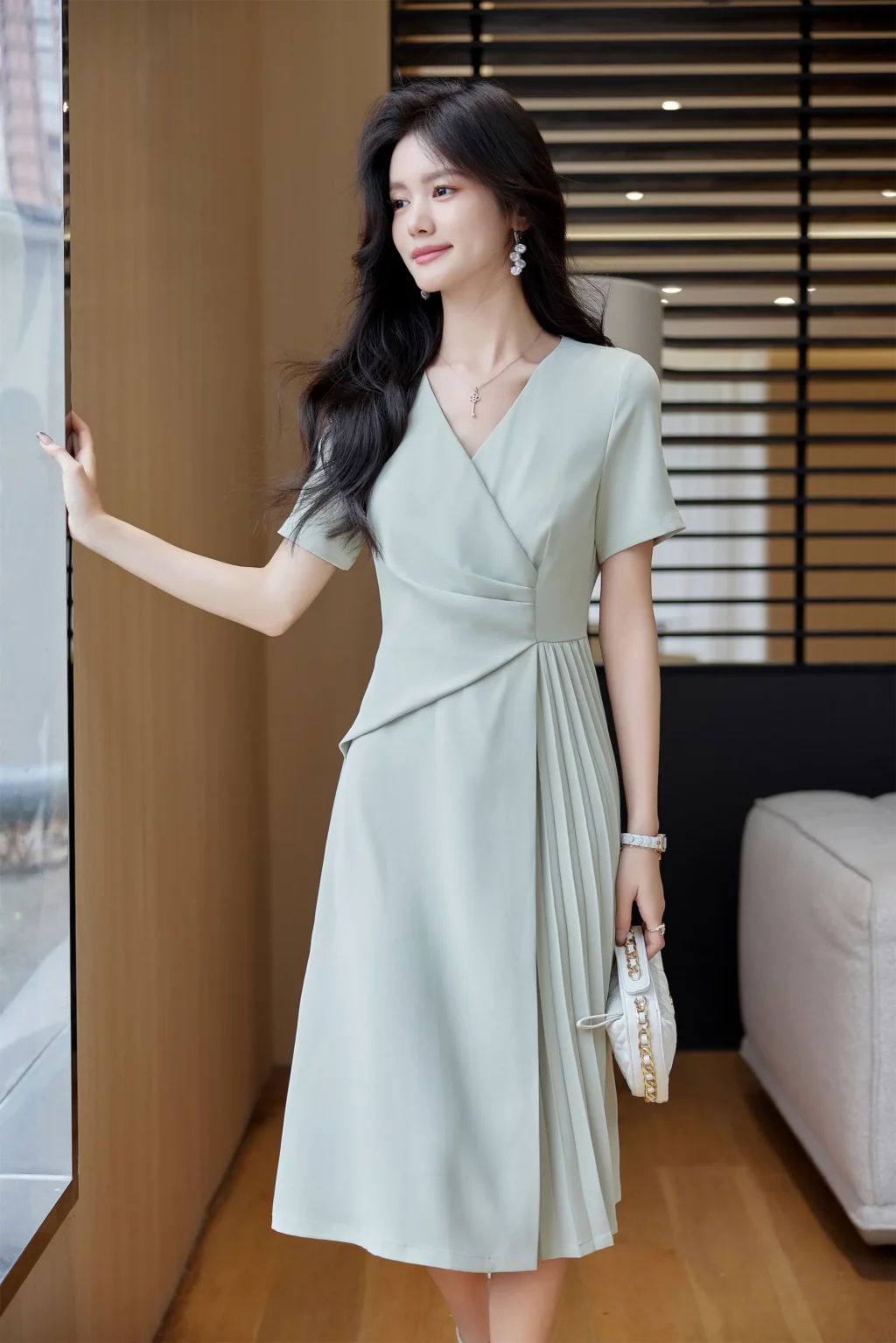 PN4057_1 เดรสทำงานผู้หญิงสีเขียวอ่อคอวีแขนสั้นกระโปรงอัดพลีท