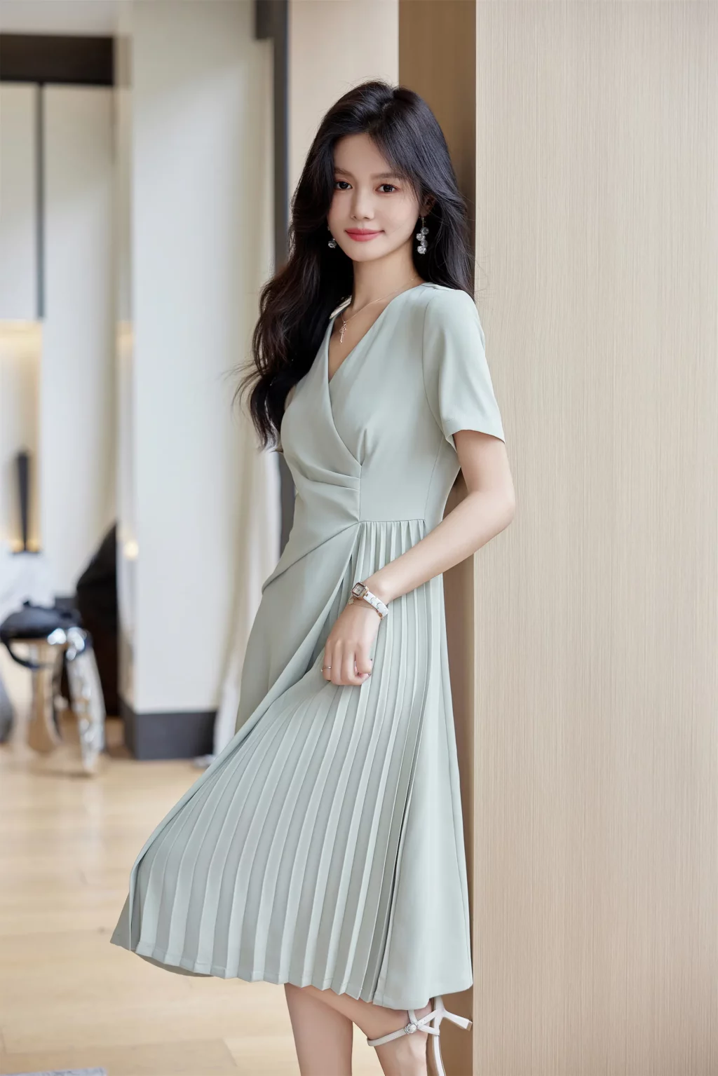 PN4057_15 เดรสทำงานผู้หญิงสีเขียวอ่อคอวีแขนสั้นกระโปรงอัดพลีท