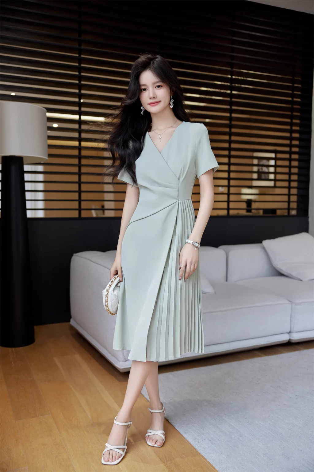 PN4057_3 เดรสทำงานผู้หญิงสีเขียวอ่อคอวีแขนสั้นกระโปรงอัดพลีท