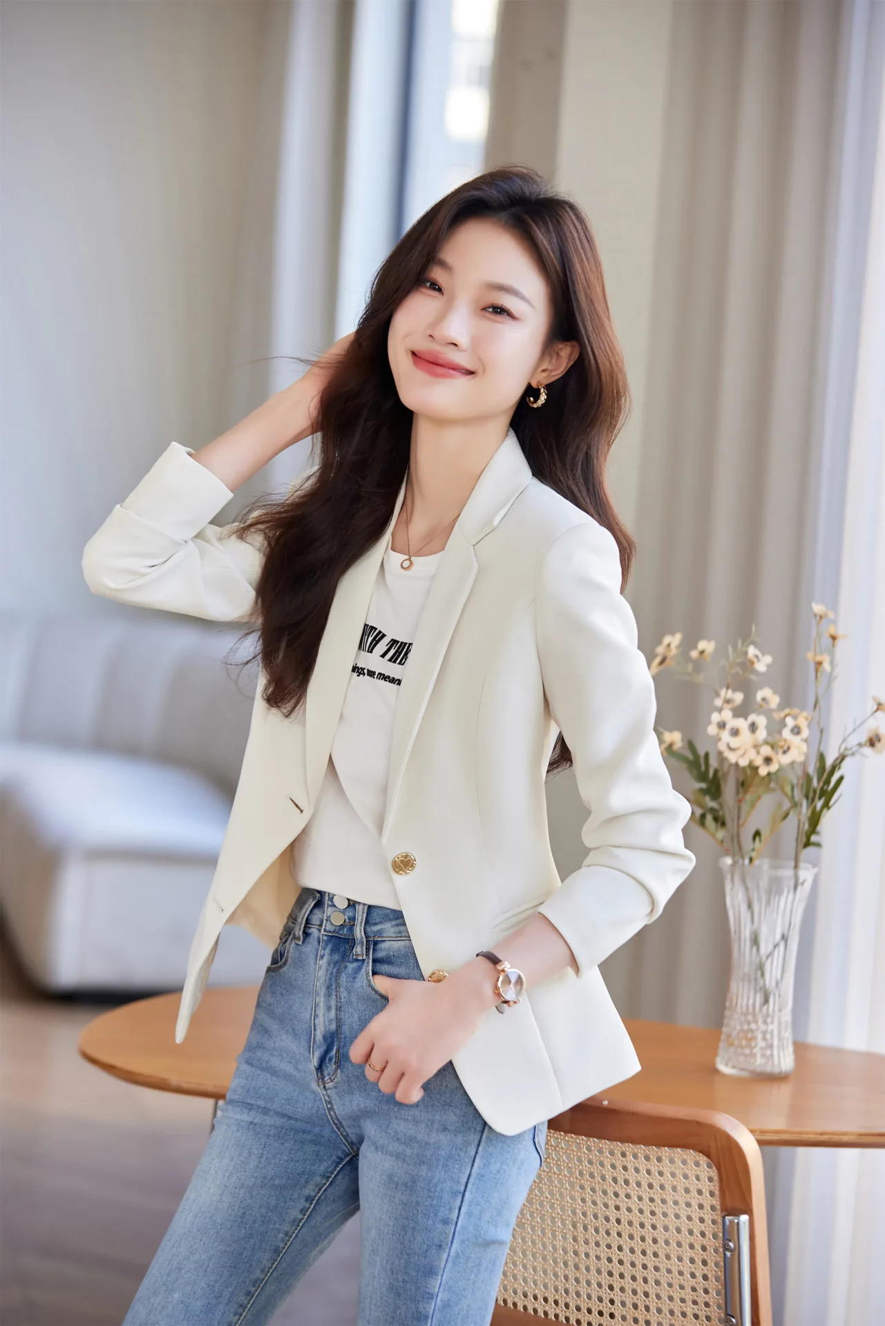 PN4063-8 เสื้อเบลเซอร์ผู้หญิงสีขาวปกป้านแต่งกระดุมทองแขนยาว