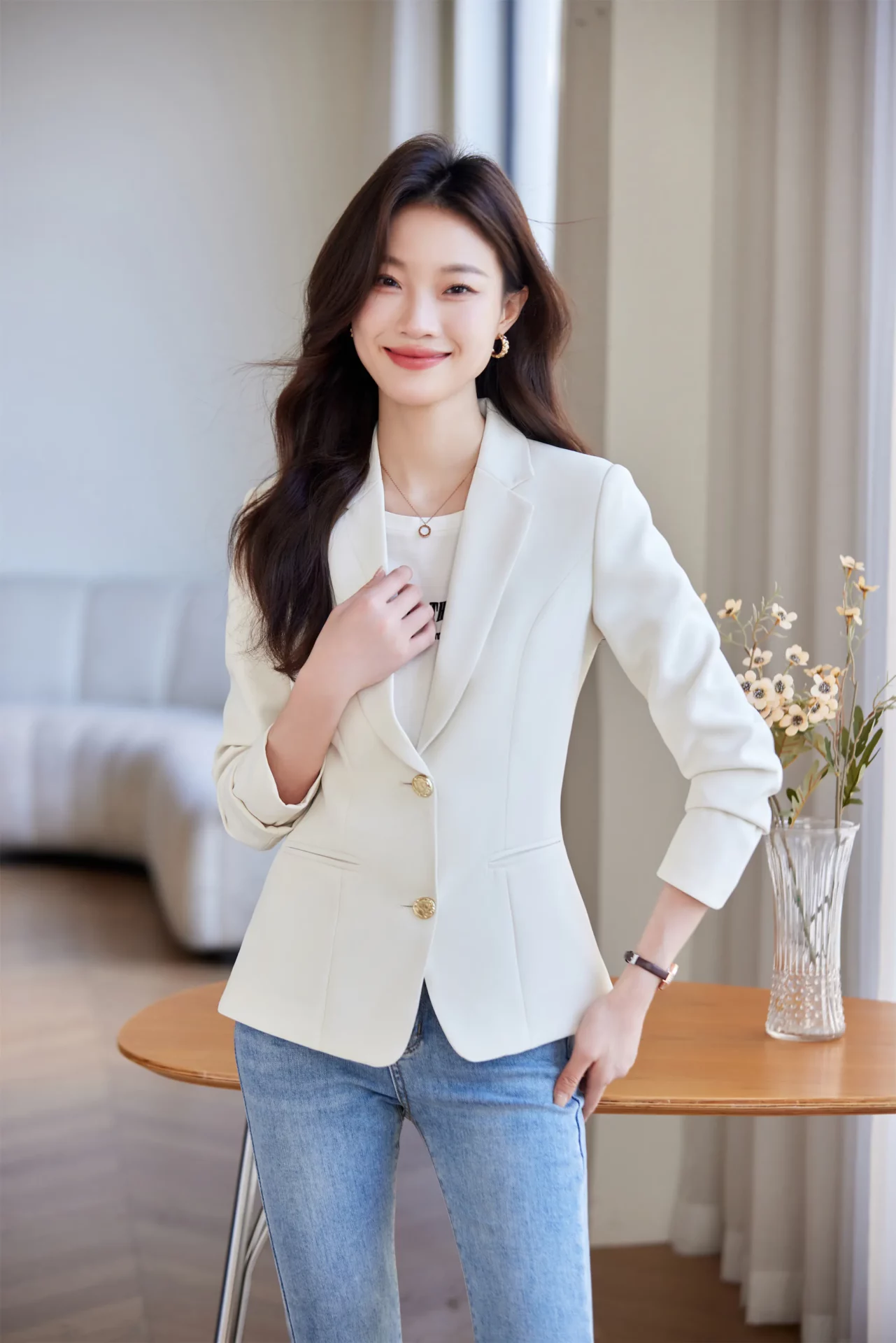 PN4063-9 เสื้อเบลเซอร์ผู้หญิงสีขาวปกป้านแต่งกระดุมทองแขนยาว