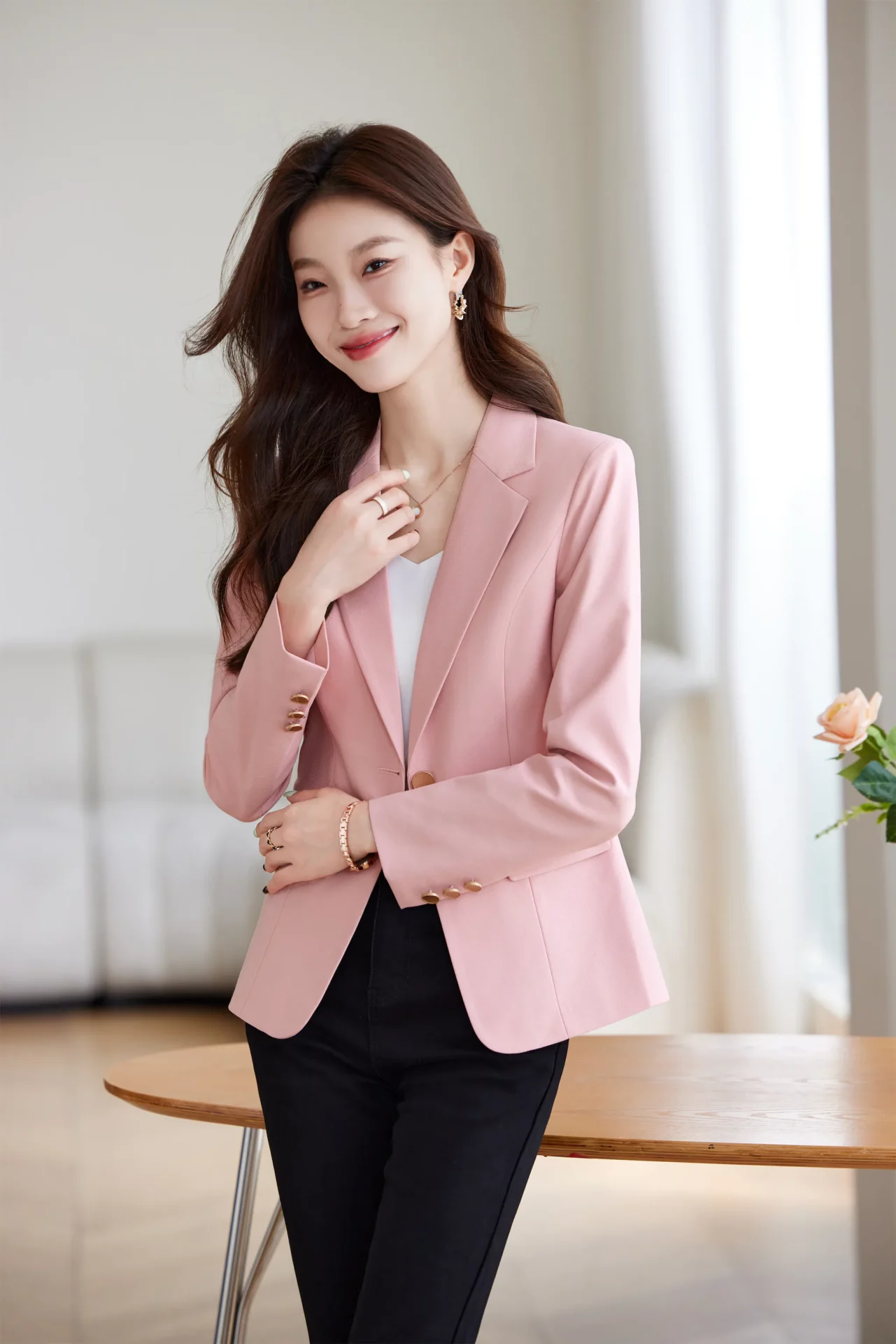 PN4070-1 เสื้อเบลเซอร์ผู้หญิงสีชมพูปกป้านแต่งกระดุมแขนยาว
