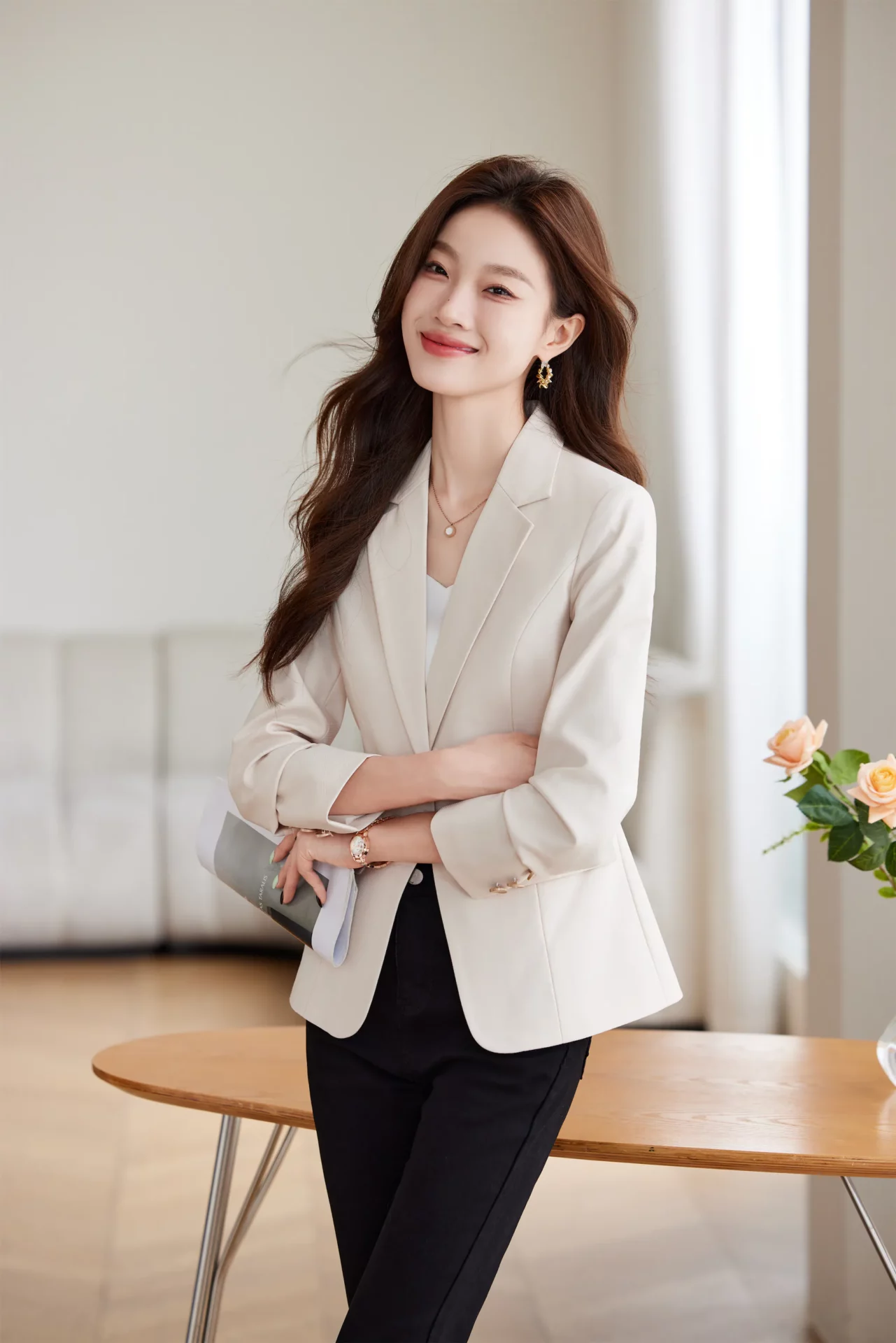 PN4071-3 เสื้อเบลเซอร์ผู้หญิงสีครีมปกป้านแต่งกระดุมแขนยาว